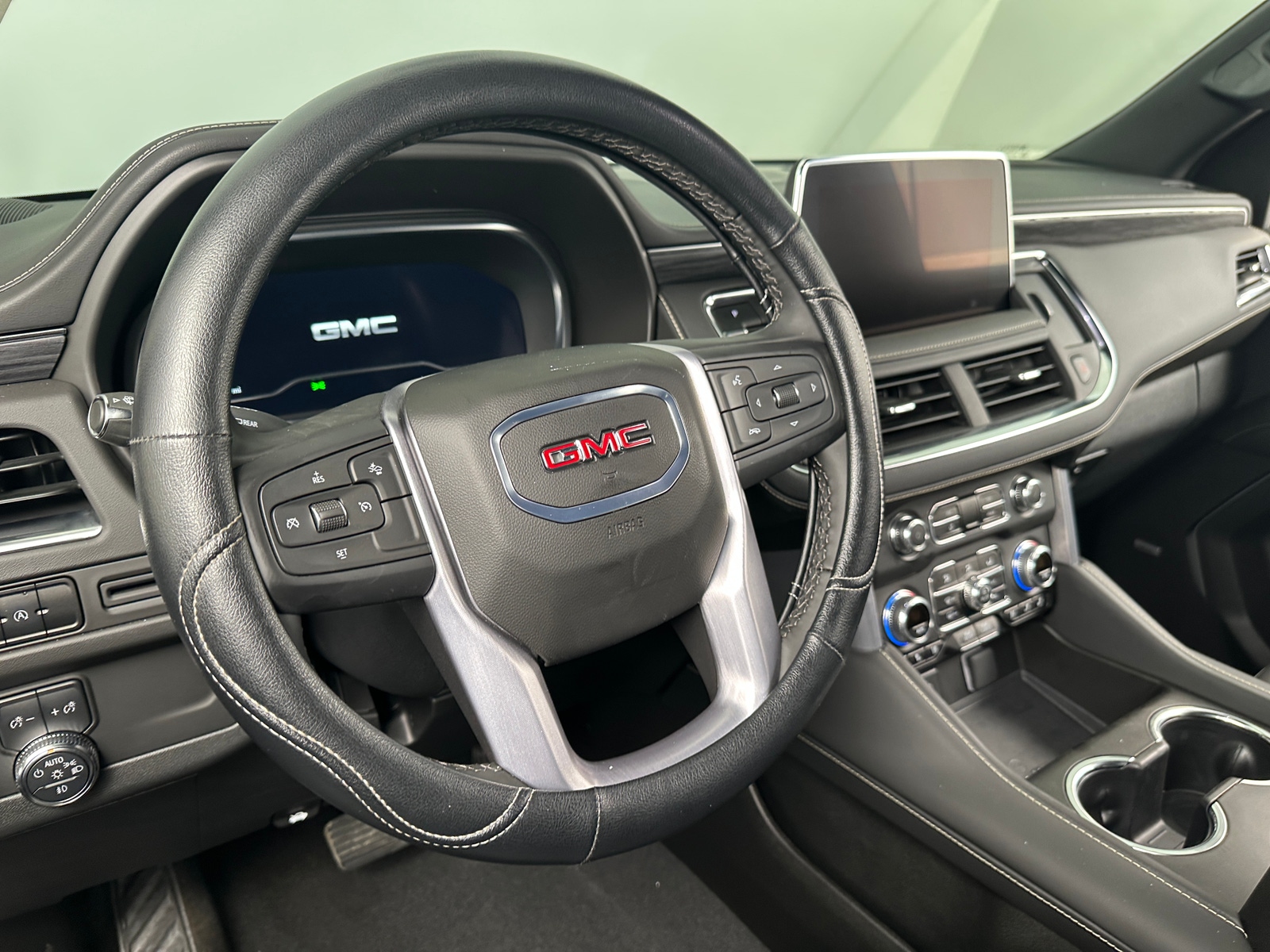 Thumbnail: 2024 GMC Yukon XL - 4