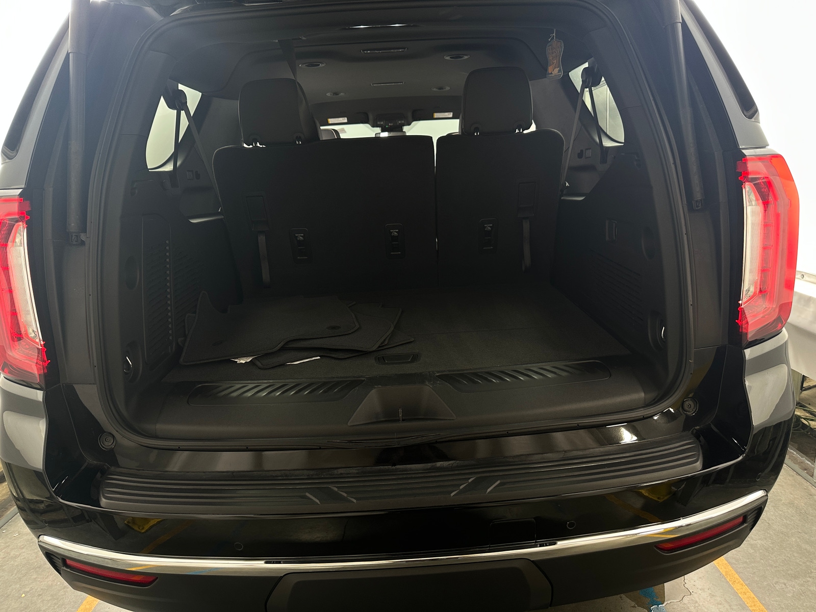 Thumbnail: 2024 GMC Yukon XL - 6