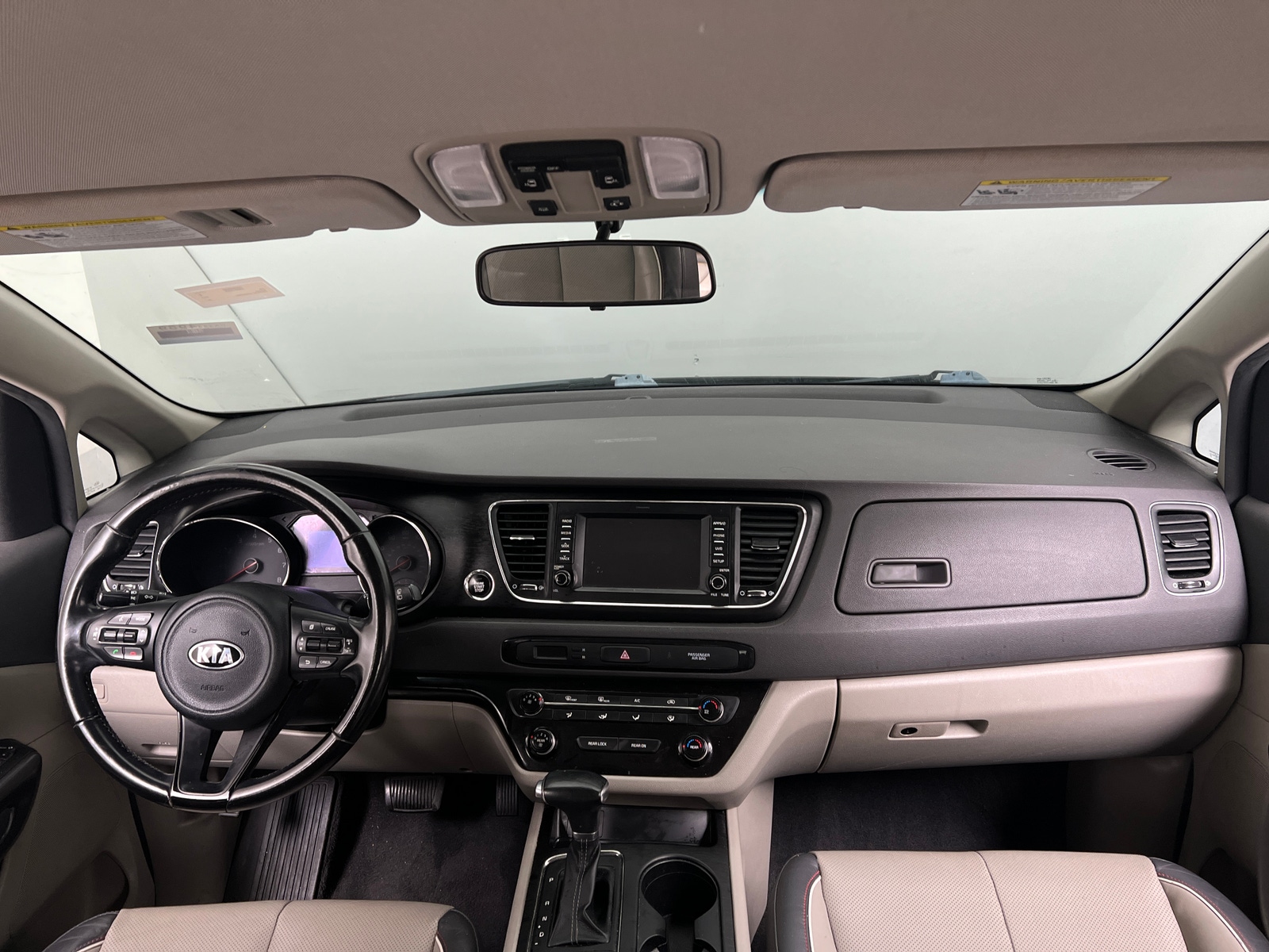 Thumbnail: 2017 Kia Sedona - 3