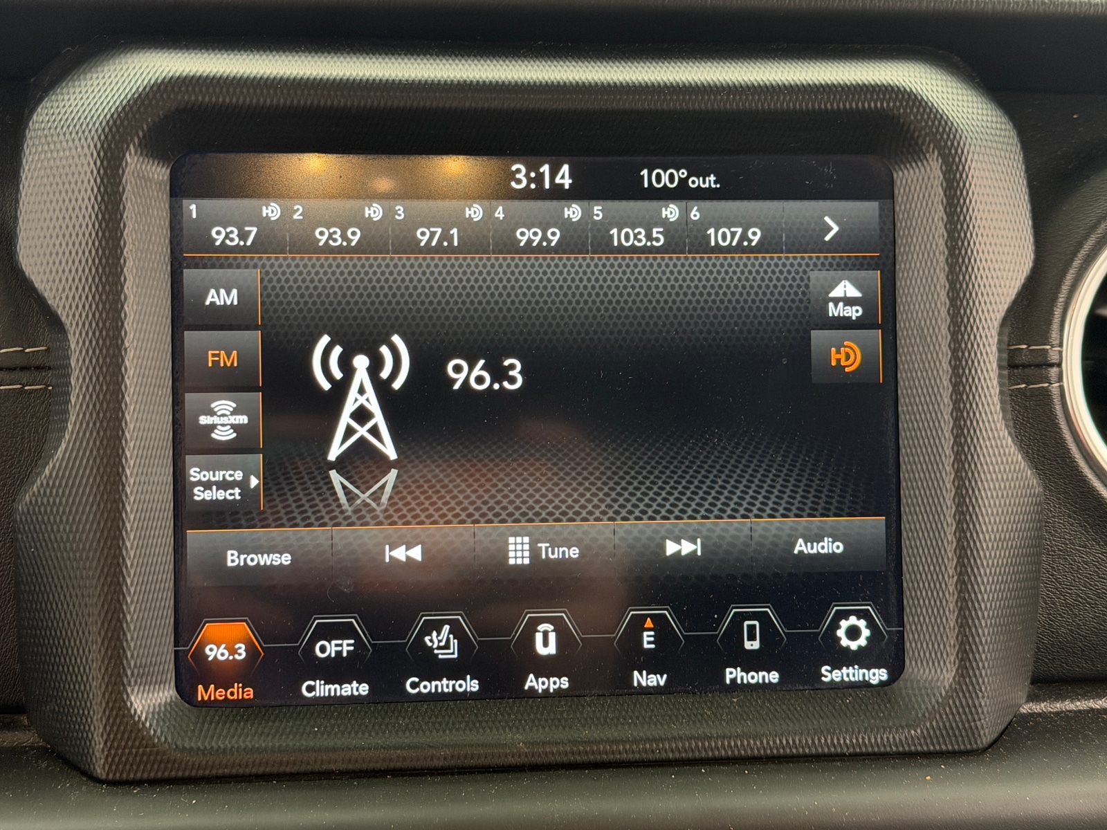 Thumbnail: 2020 Jeep Gladiator - 4