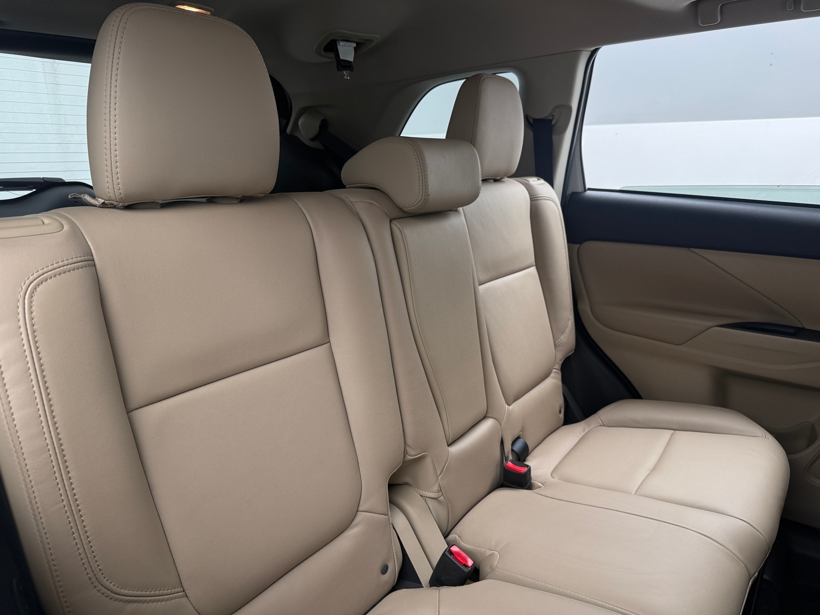 Thumbnail: 2019 Mitsubishi Outlander - 6