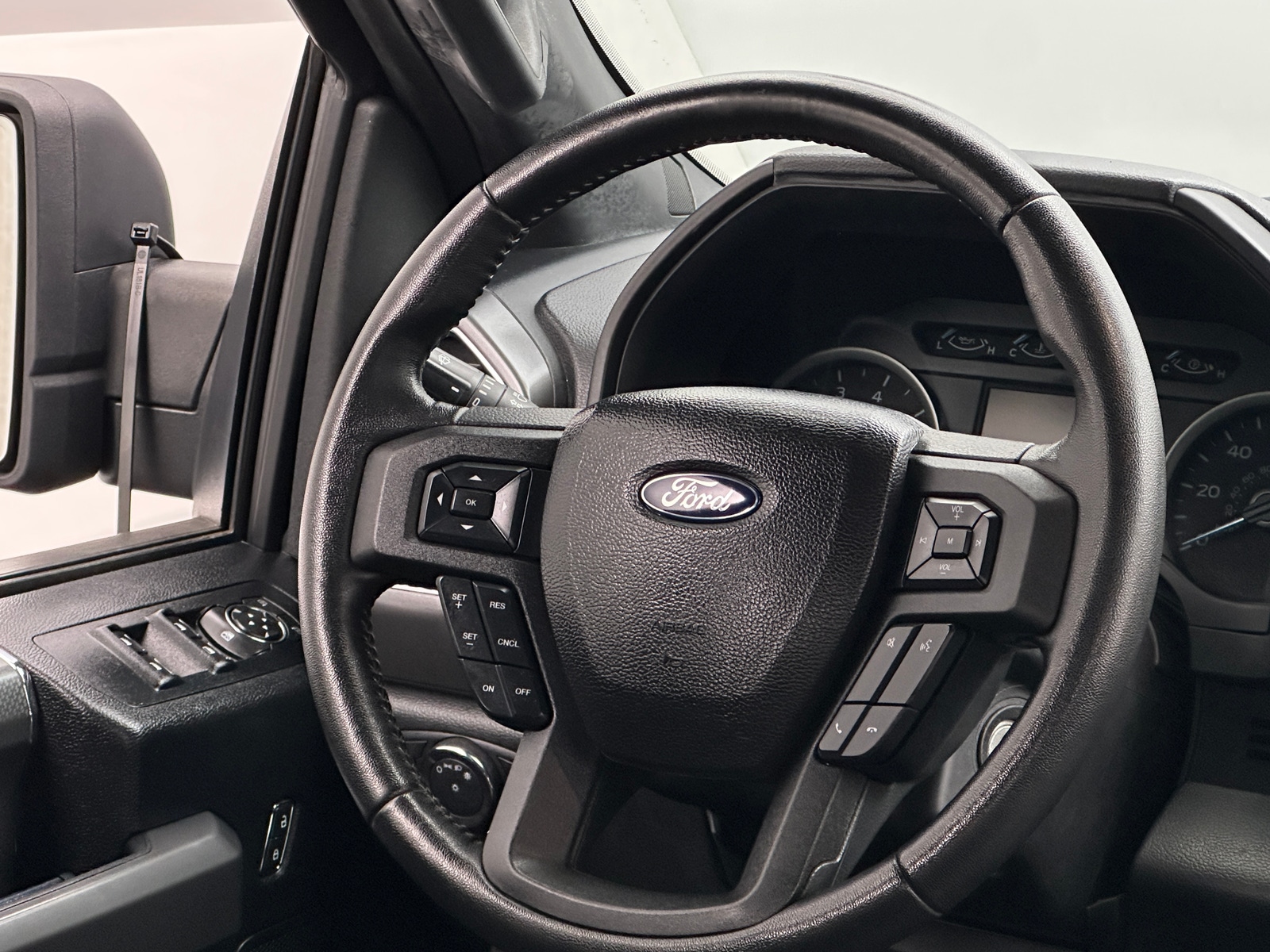 Thumbnail: 2017 Ford Econoline - 5