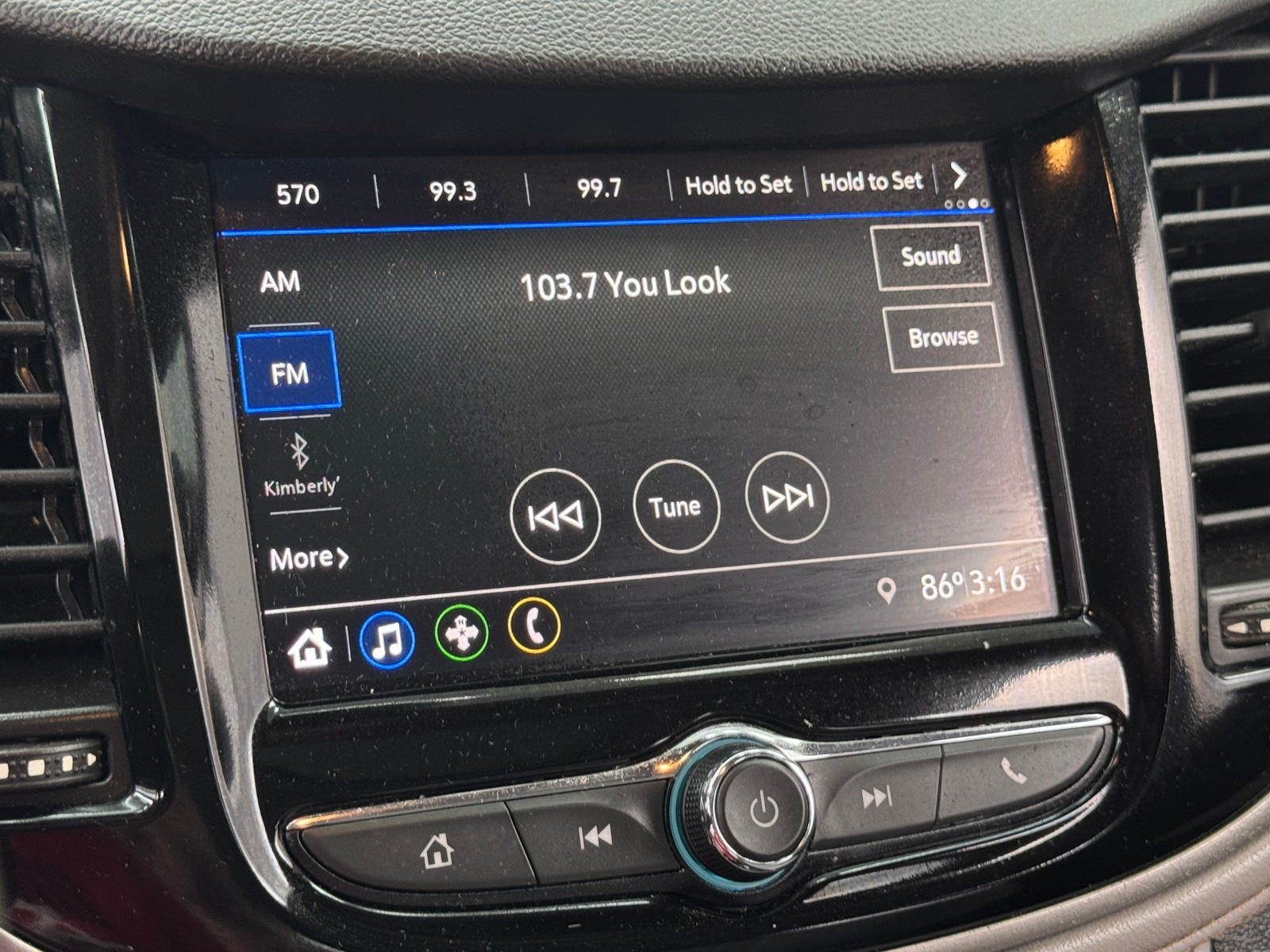 Thumbnail: 2020 Chevrolet Trax - 4