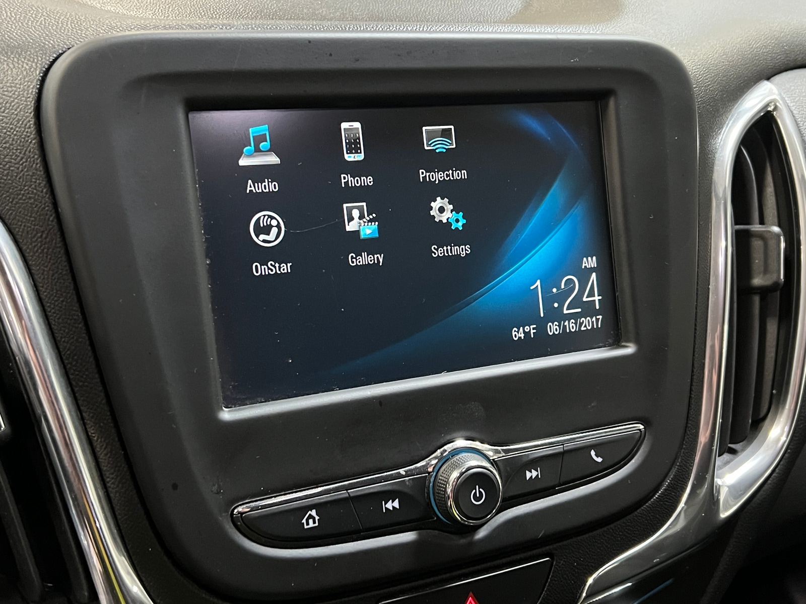 Thumbnail: 2018 Chevrolet Equinox - 4