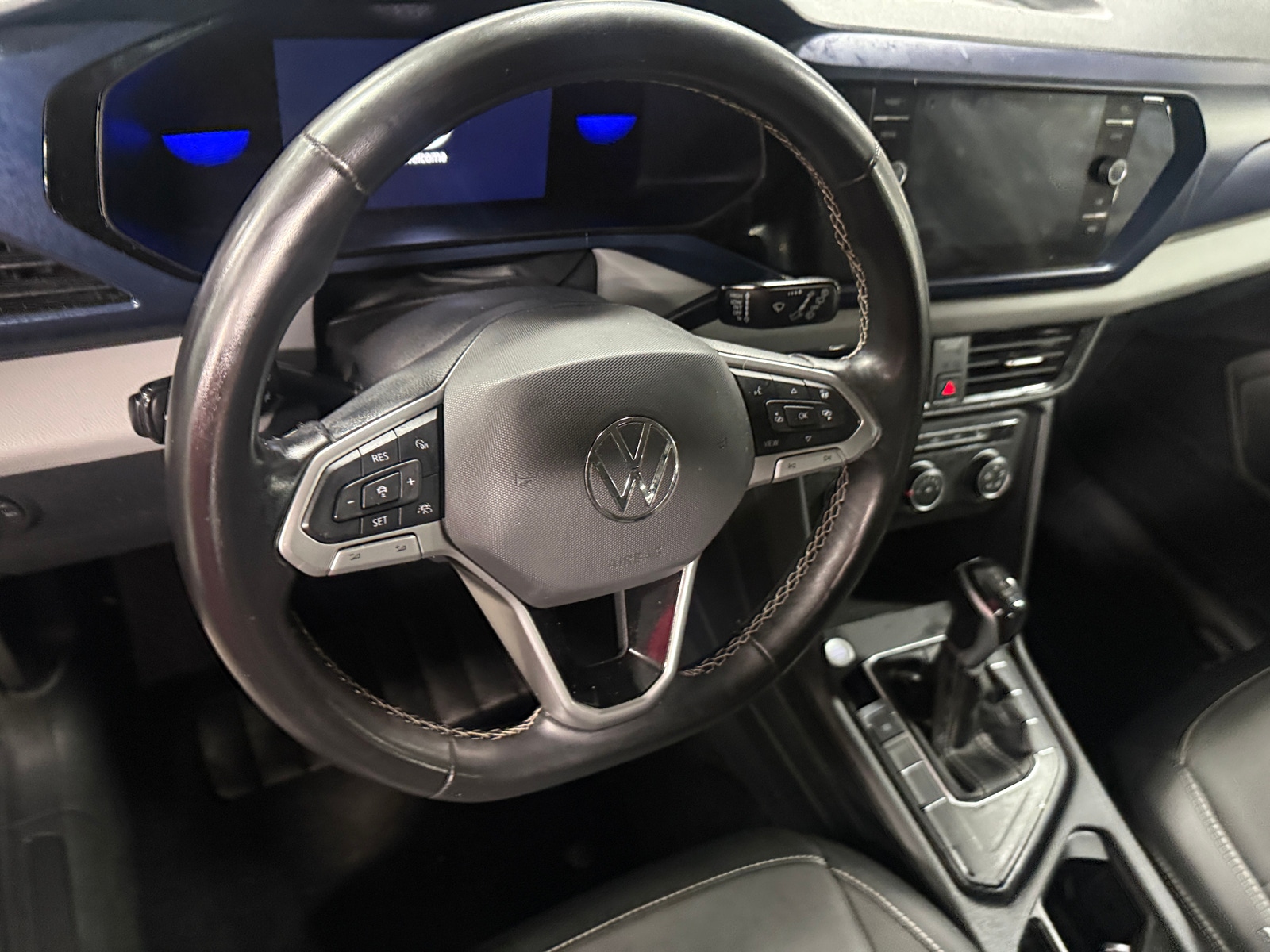 Thumbnail: 2022 Volkswagen Taos - 4