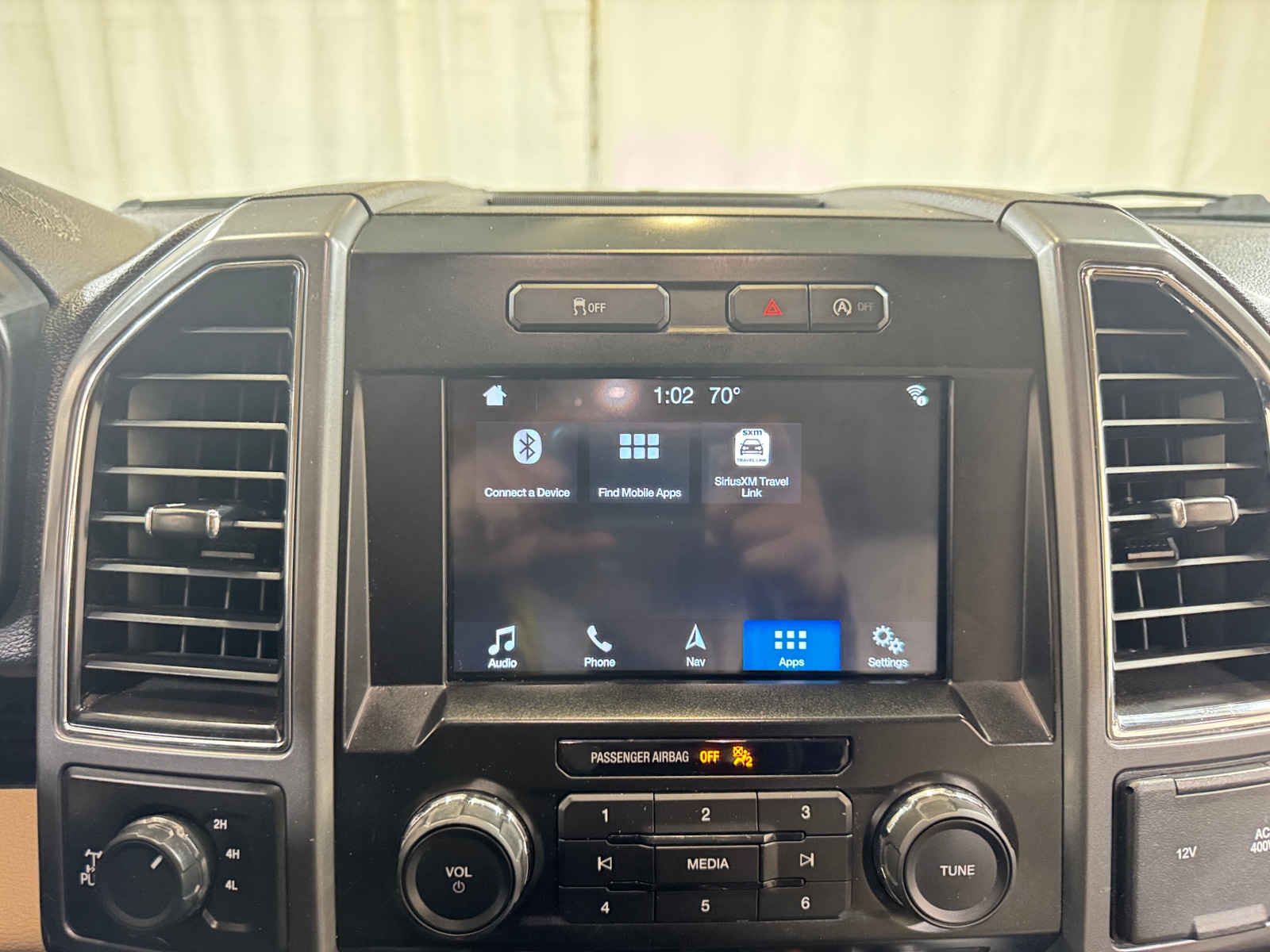 Thumbnail: 2017 Ford Econoline - 4