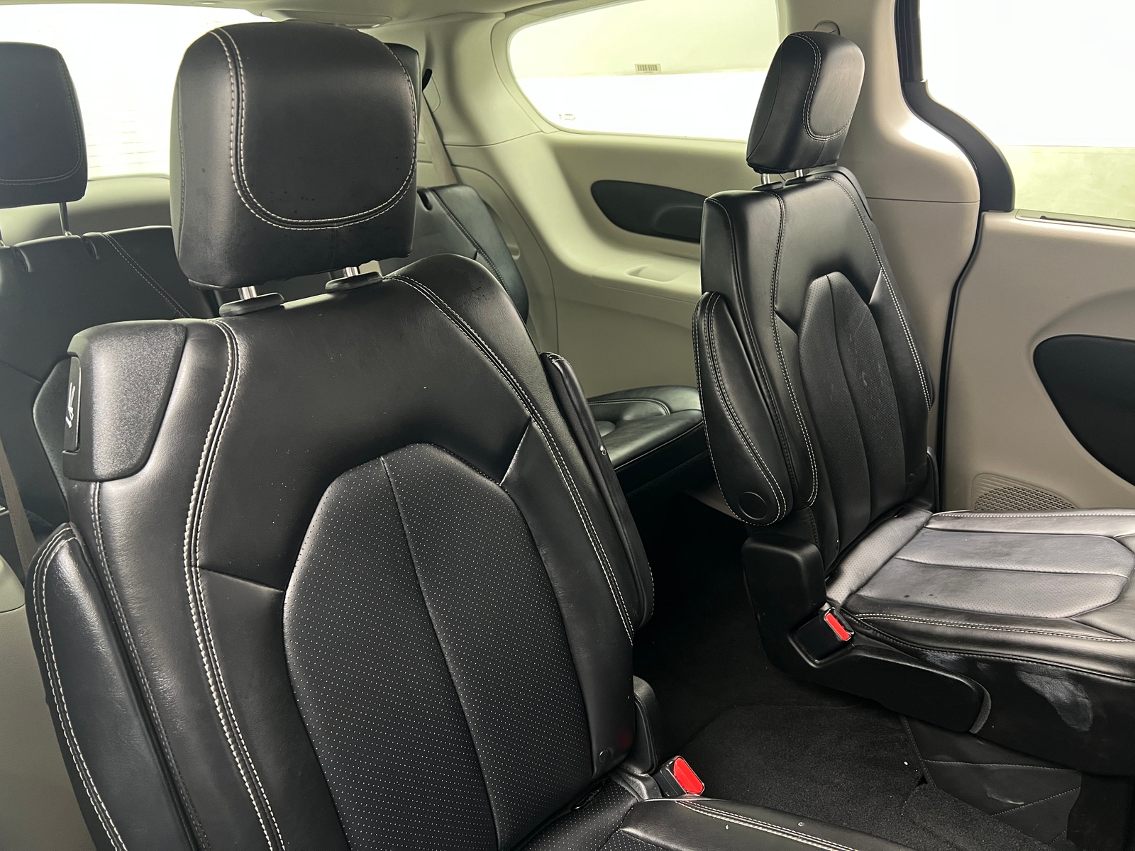 Thumbnail: 2023 Chrysler Pacifica - 5