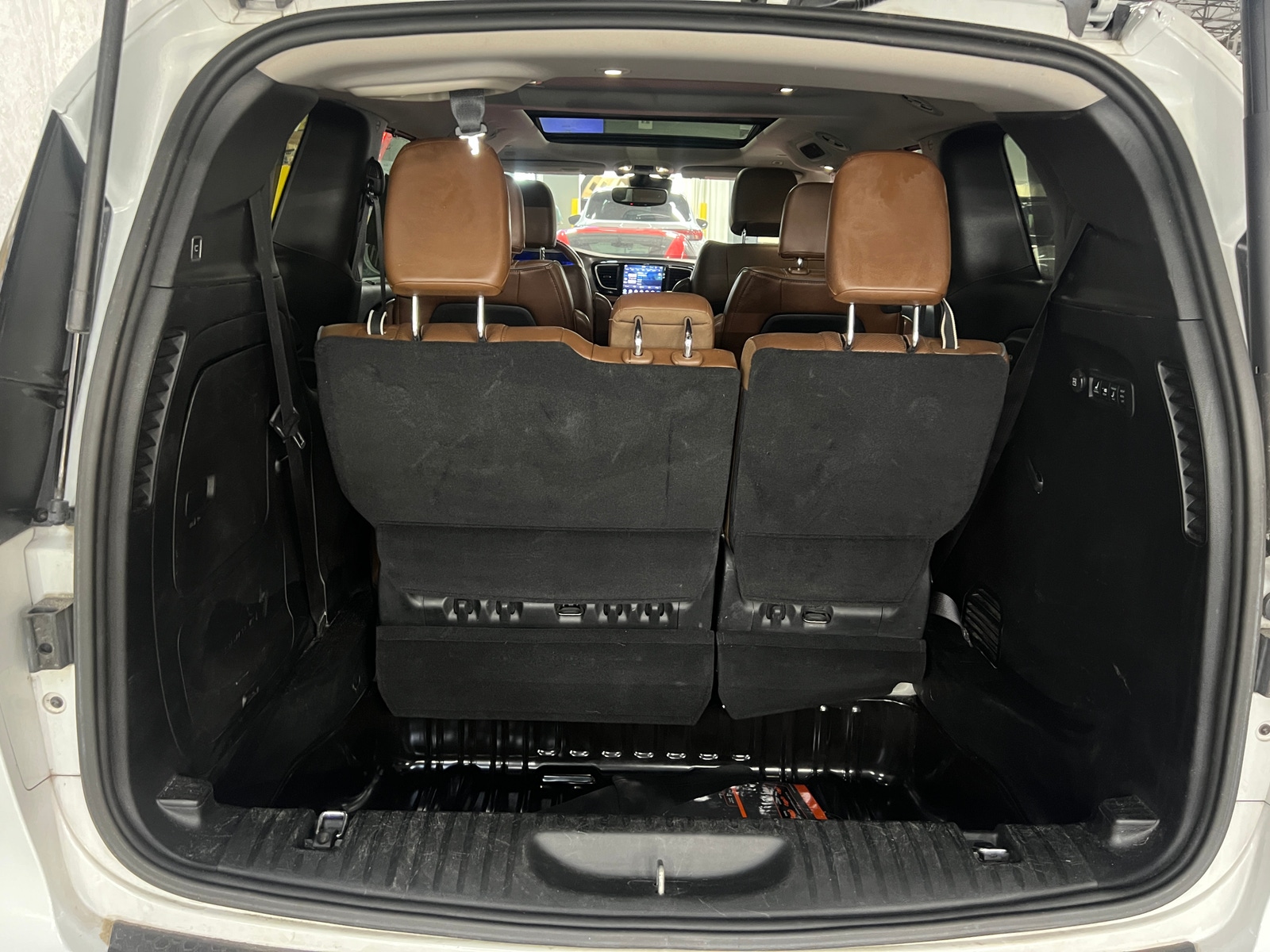 Thumbnail: 2019 Chrysler Pacifica - 6