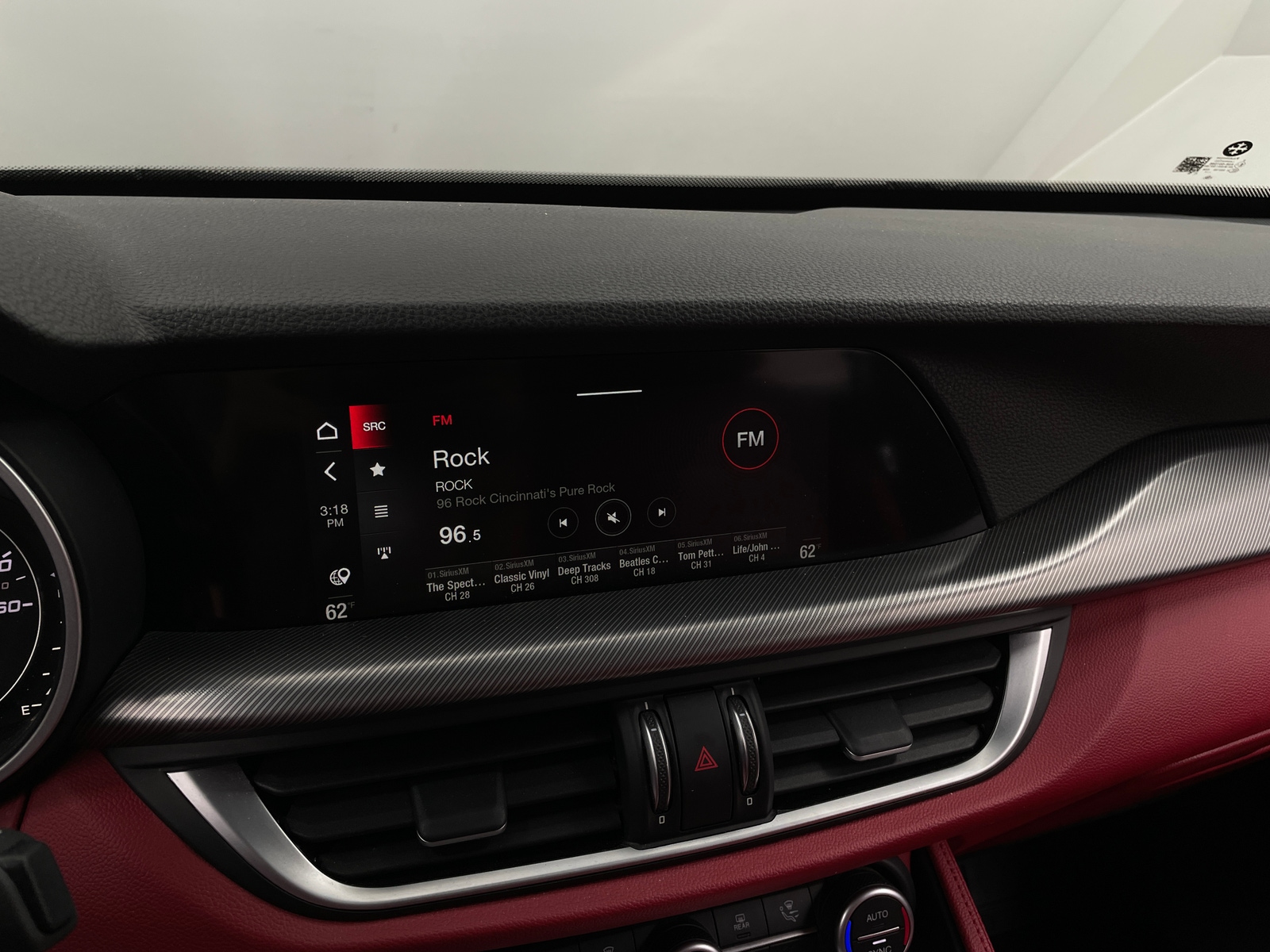 Thumbnail: 2020 Alfa Romeo Stelvio - 3