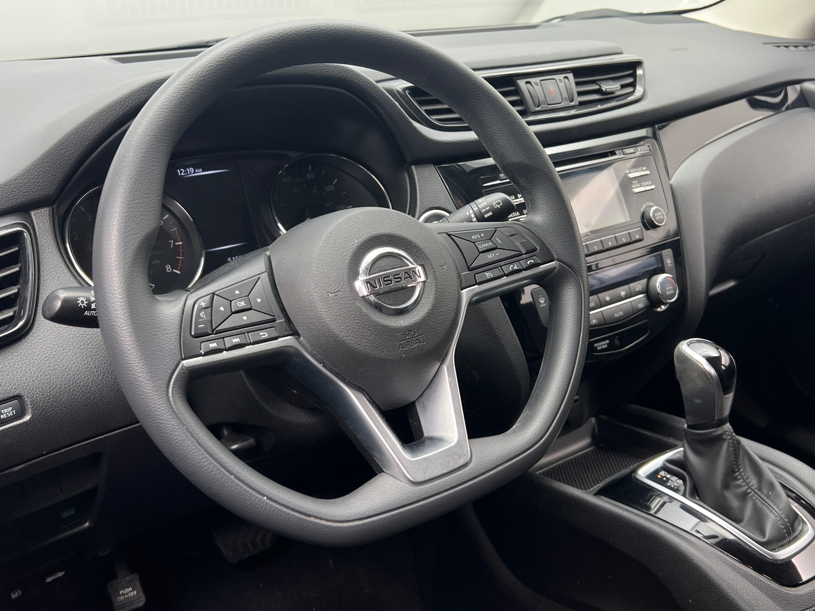 Thumbnail: 2017 Nissan Rogue Sport - 5