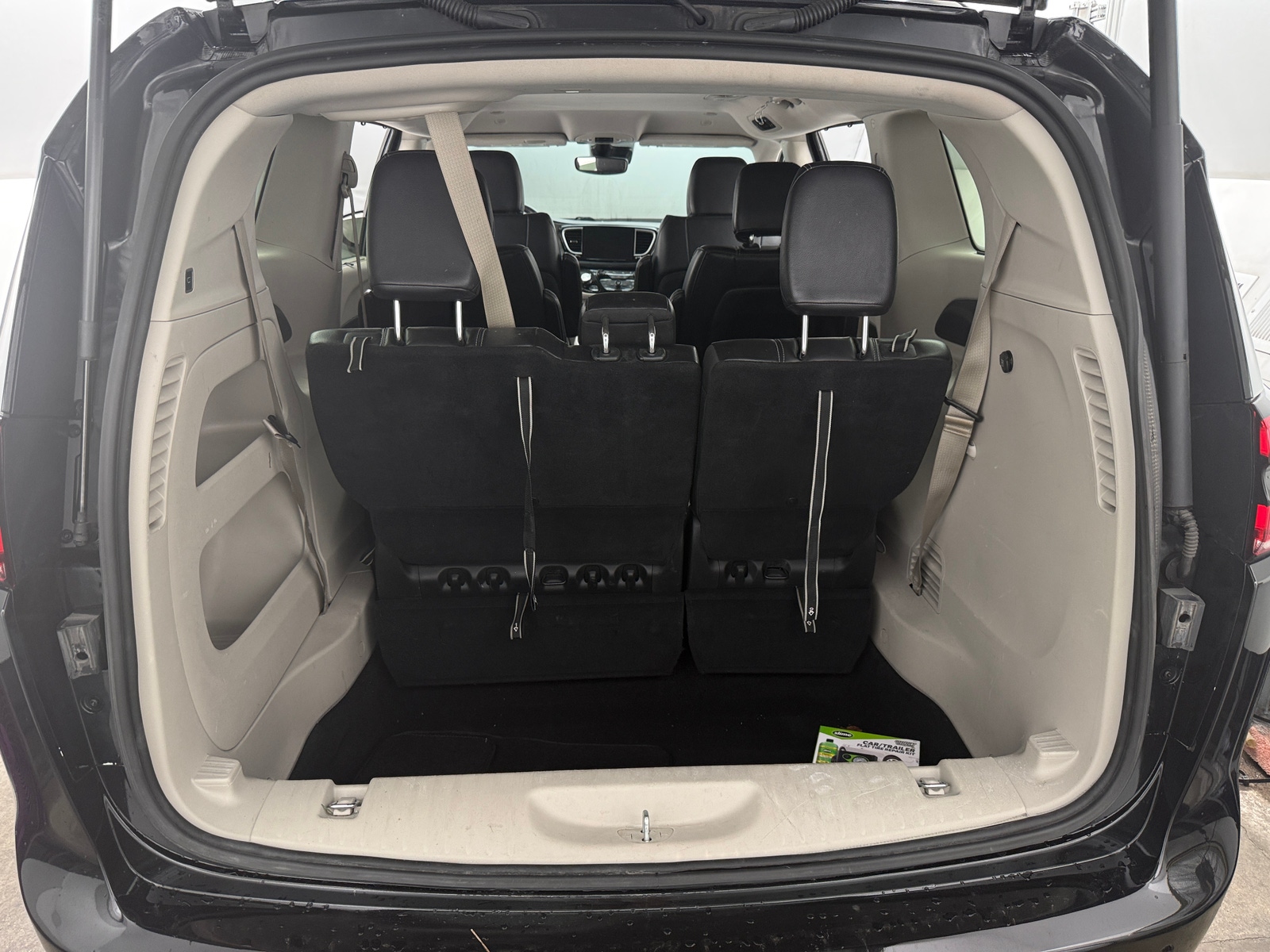 Thumbnail: 2022 Chrysler Pacifica - 6