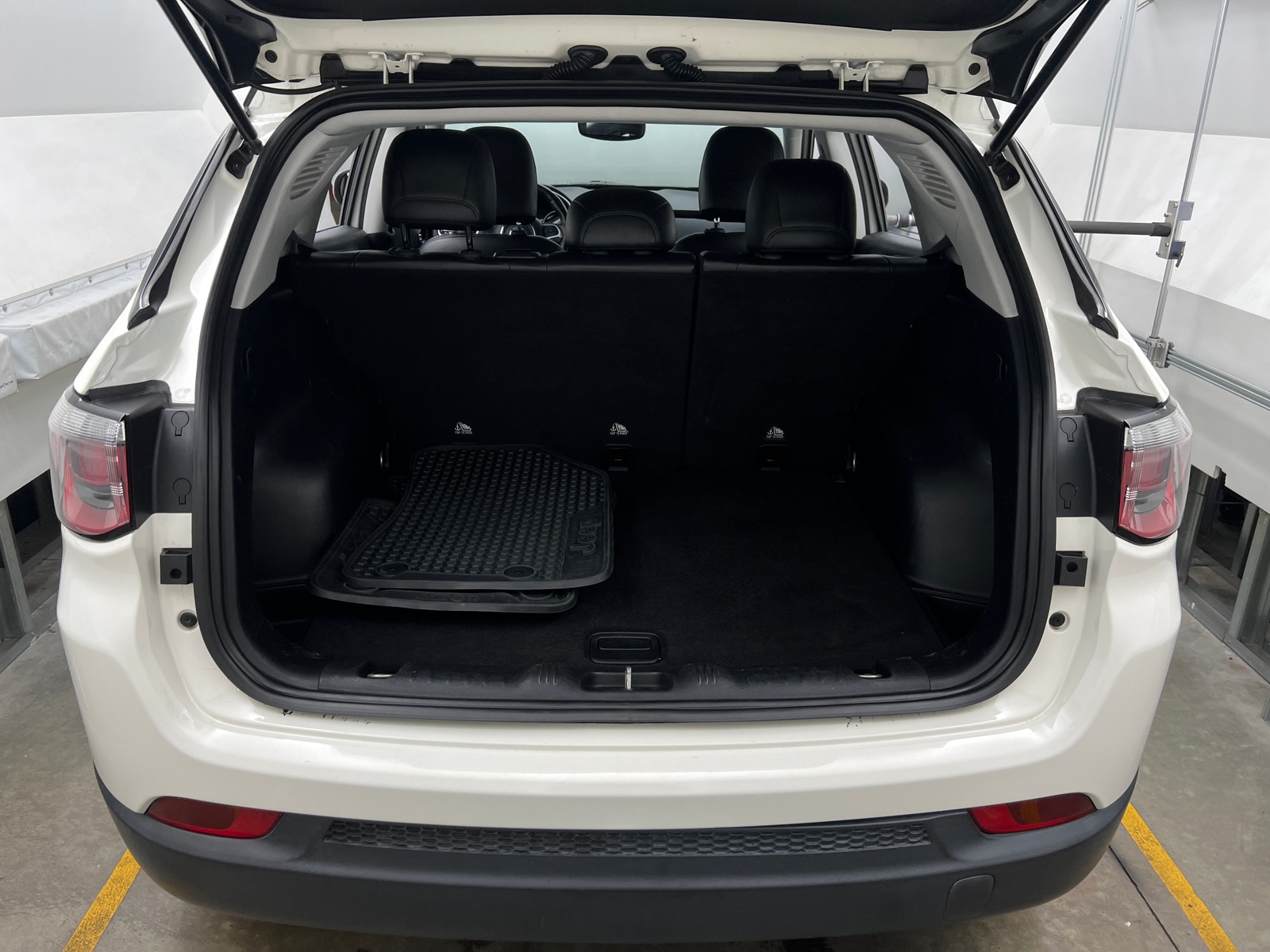 Thumbnail: 2018 Jeep Compass - 7