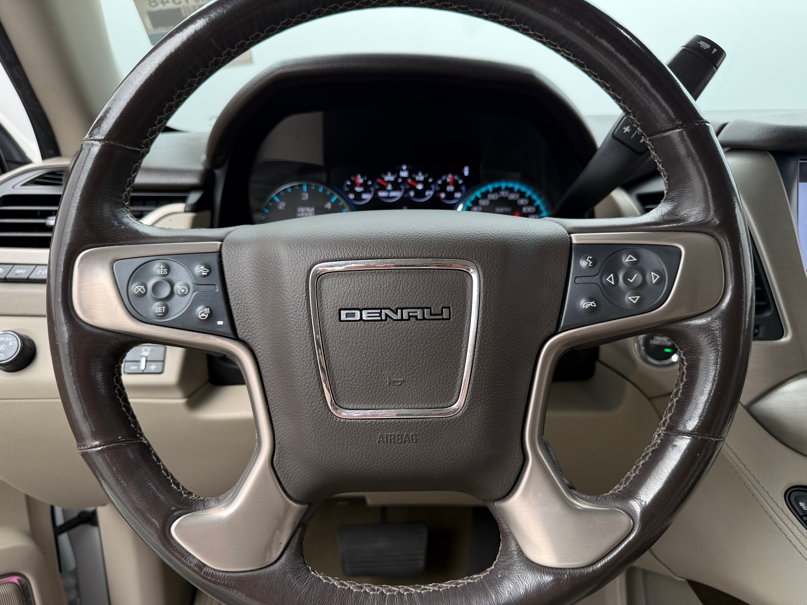 Thumbnail: 2018 GMC Yukon XL - 4