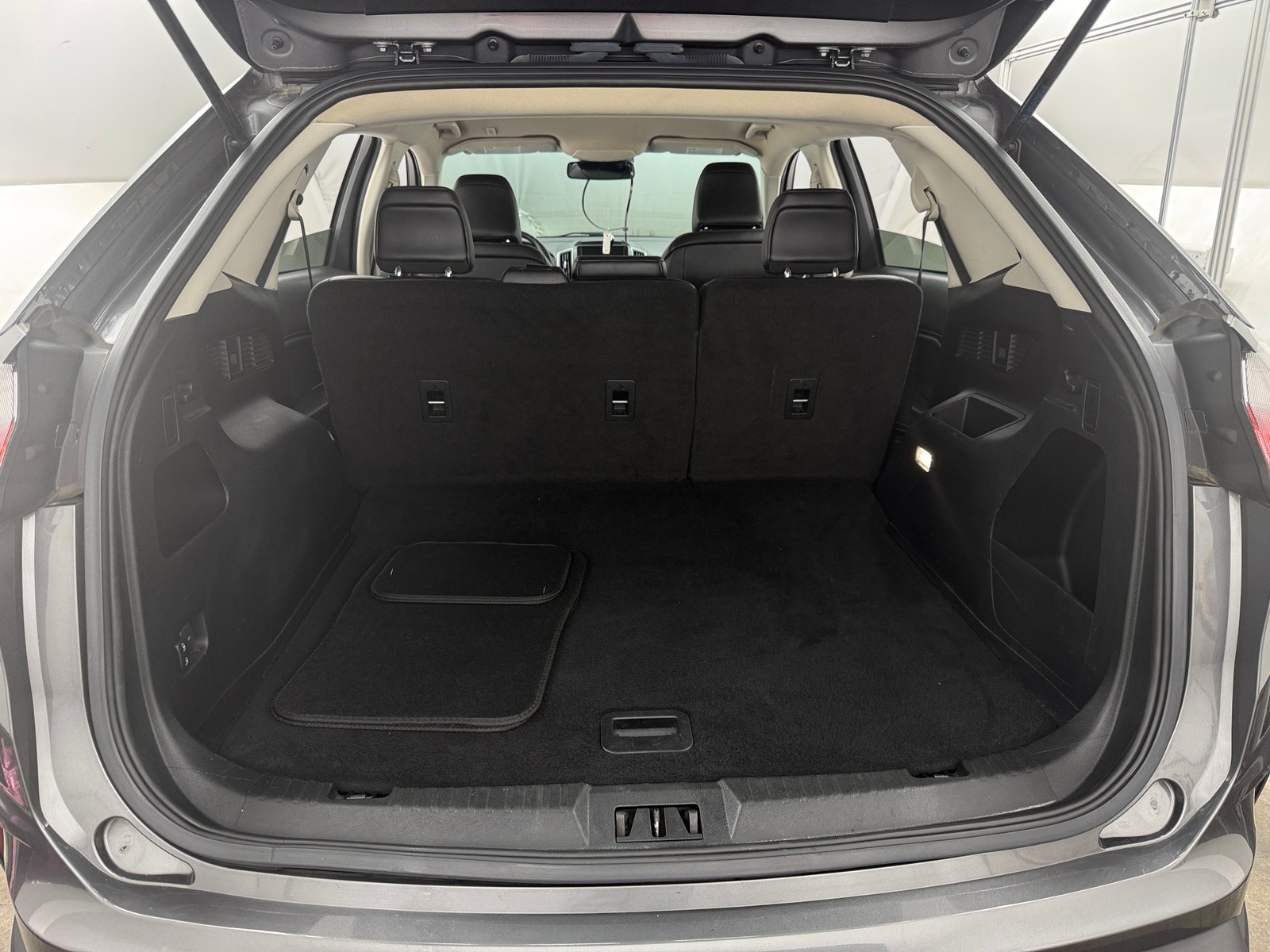 Thumbnail: 2022 Ford Edge - 6