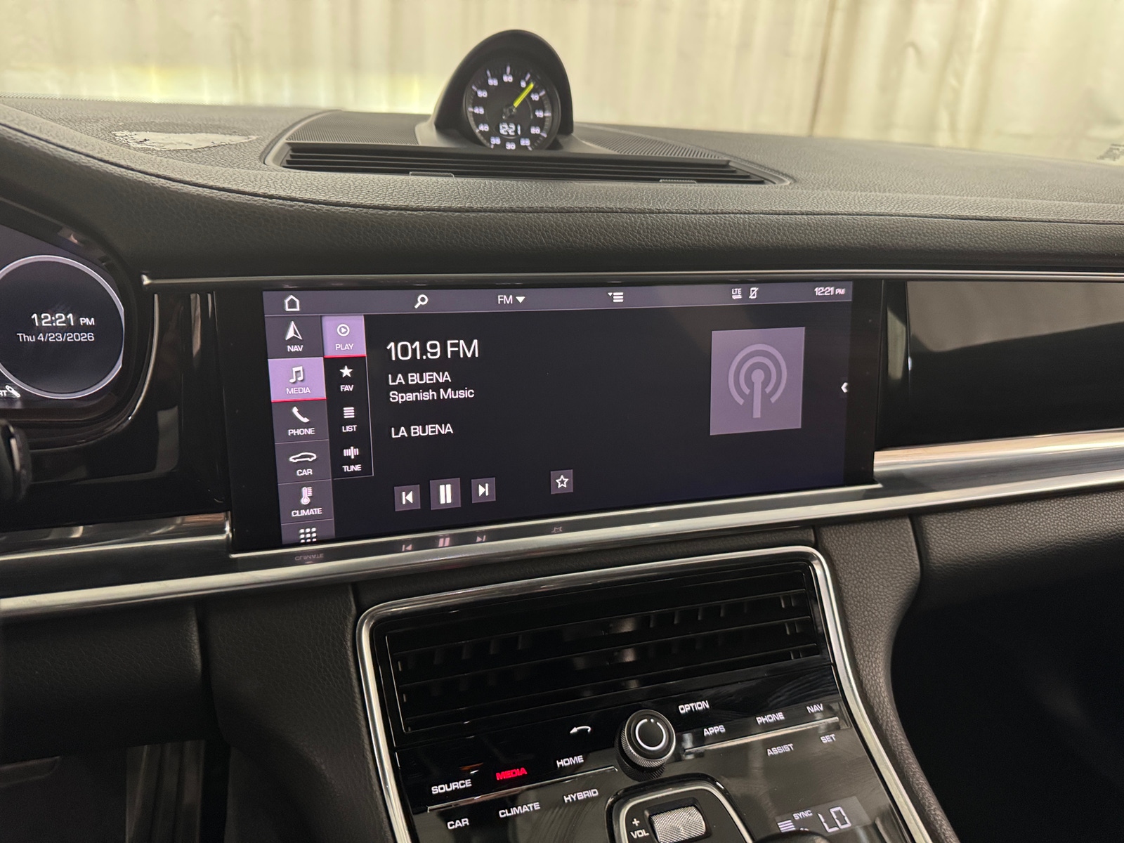 Thumbnail: 2019 Porsche Panamera - 3