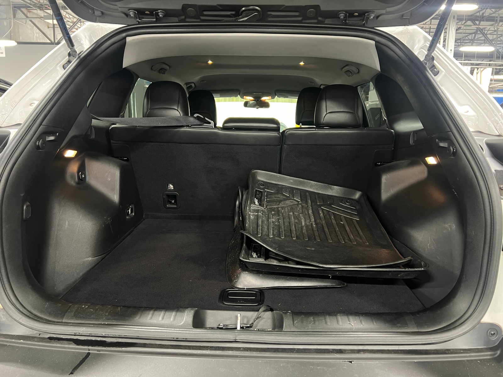 Thumbnail: 2019 Jeep Cherokee - 7