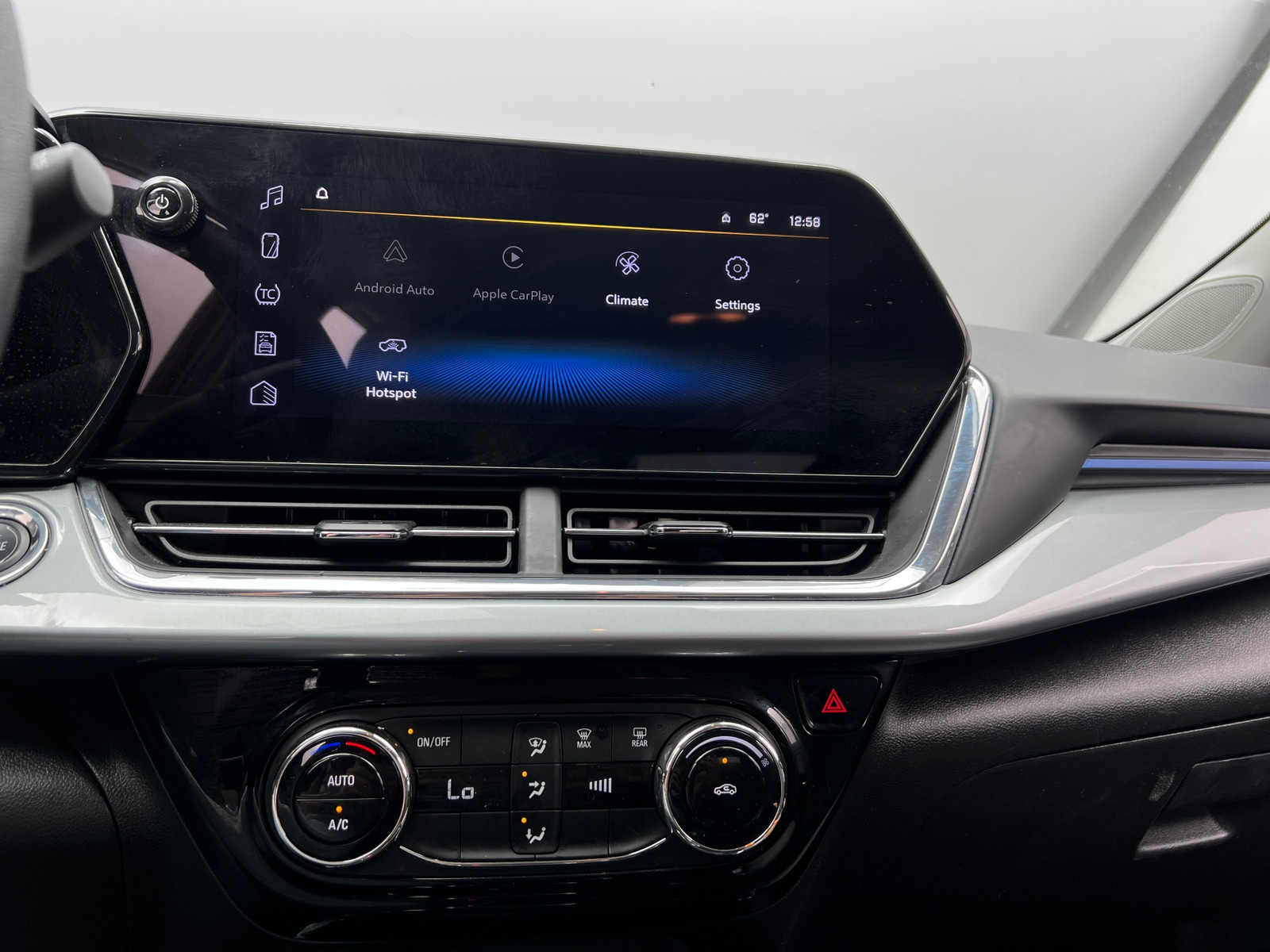 Thumbnail: 2025 Chevrolet Trax - 4