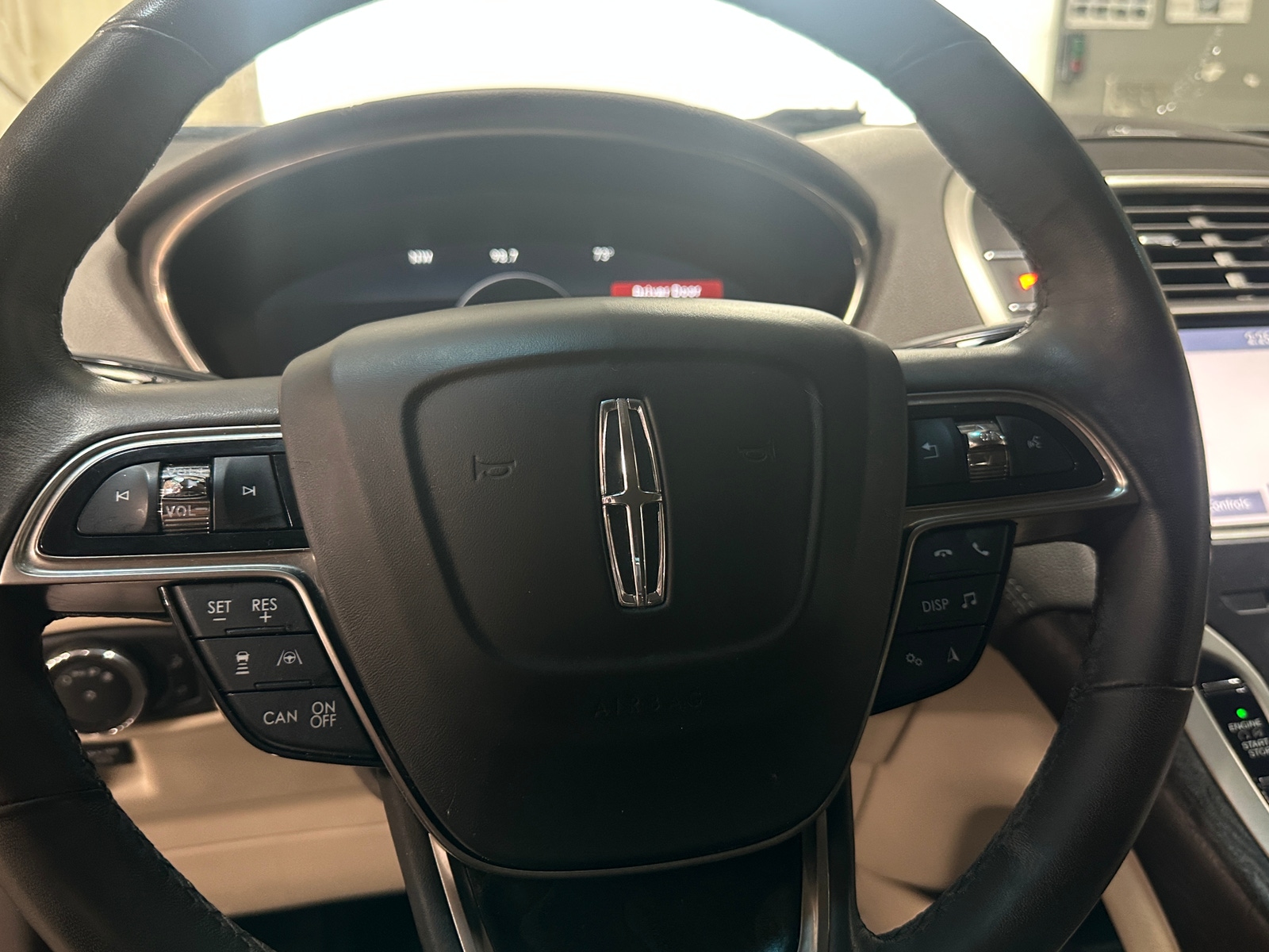 Thumbnail: 2019 Lincoln Nautilus - 4