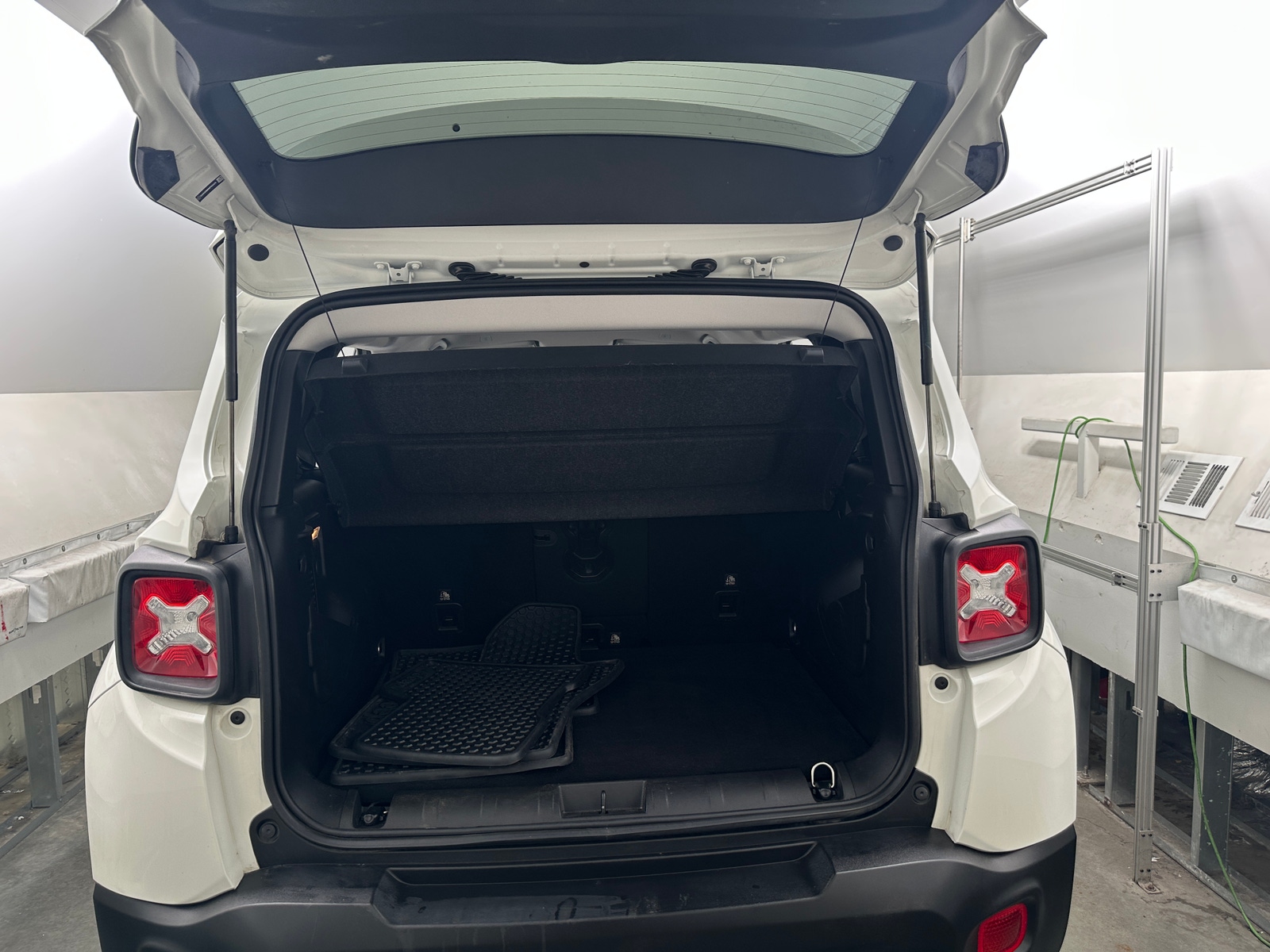 Thumbnail: 2021 Jeep Renegade - 7
