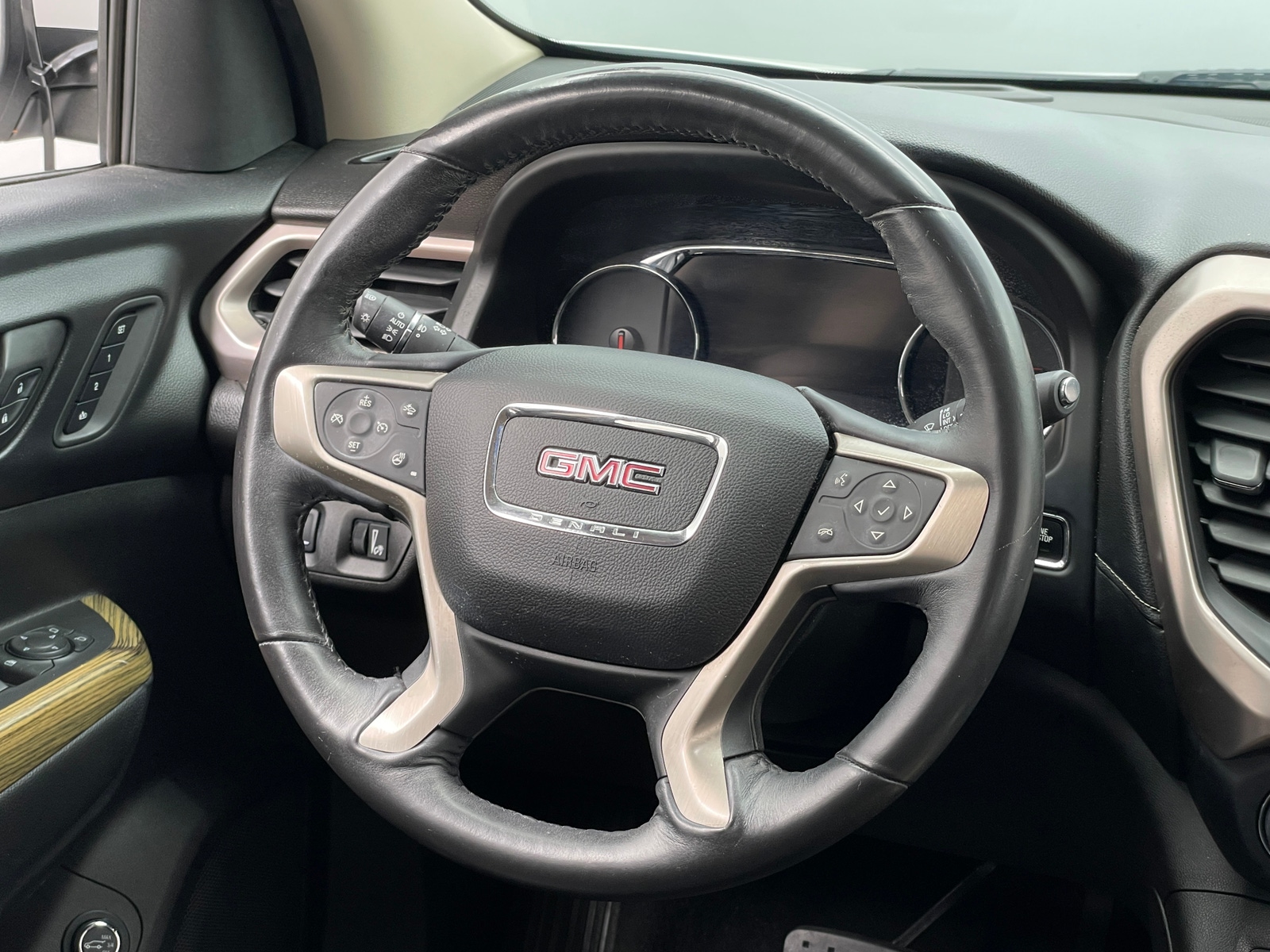 Thumbnail: 2017 GMC Acadia - 4