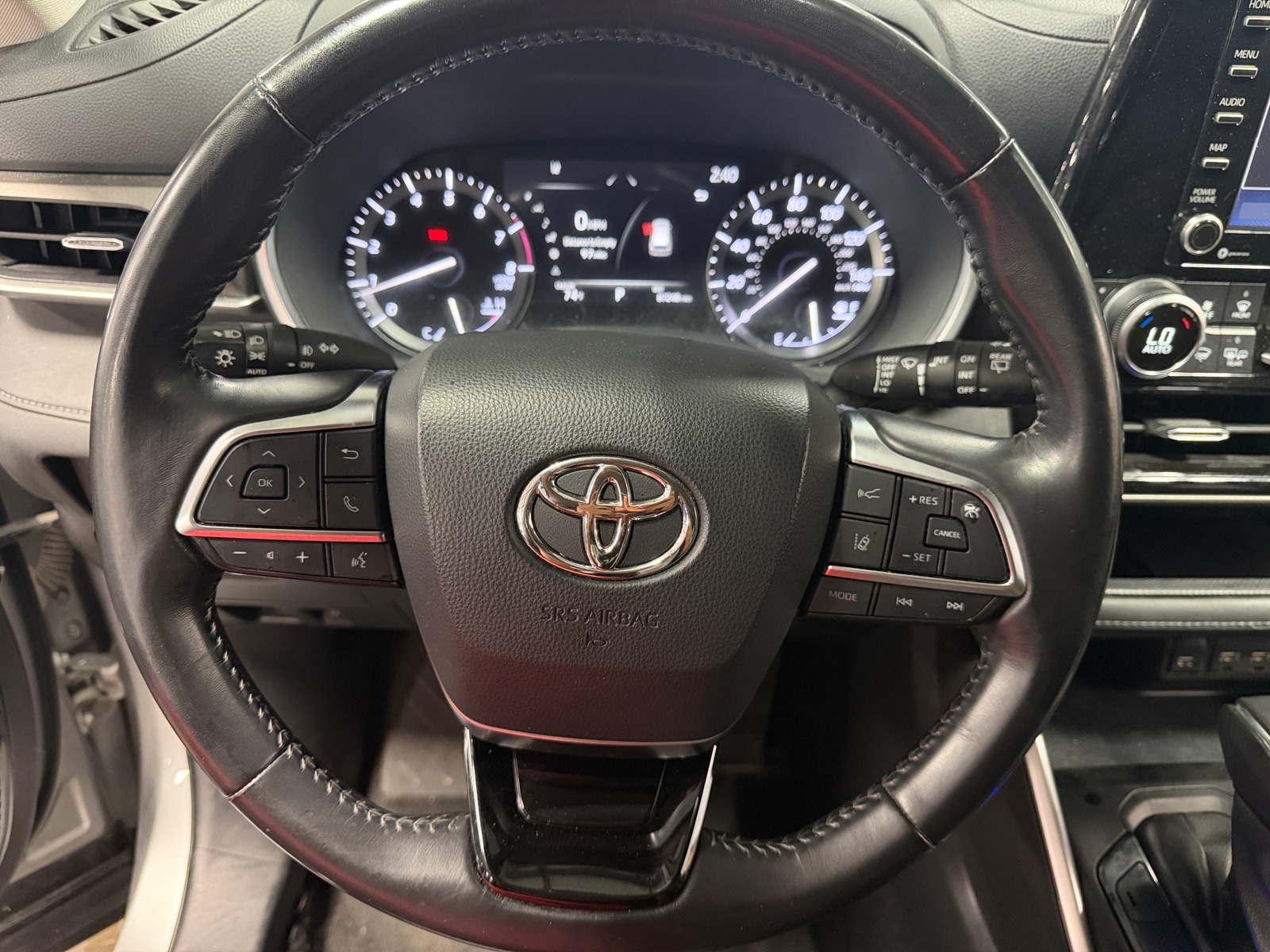Thumbnail: 2021 Toyota Highlander - 4