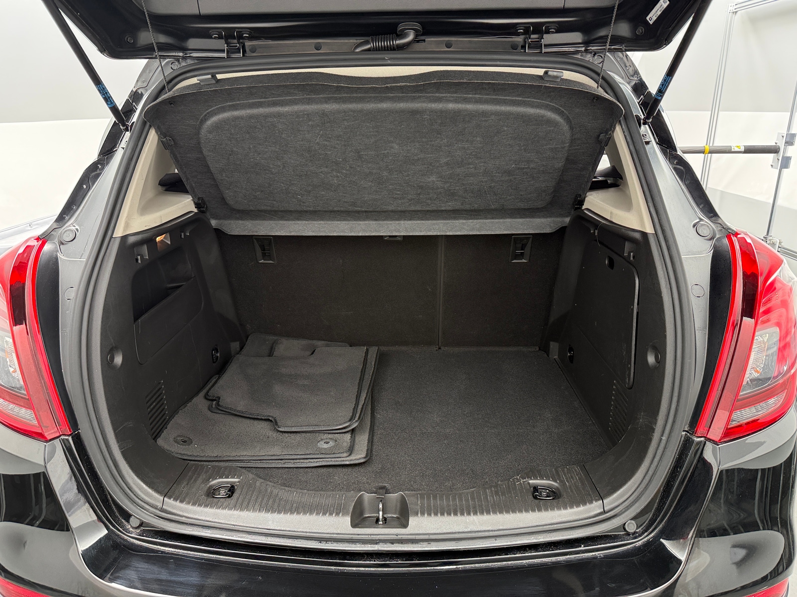 Thumbnail: 2019 Buick Encore - 6