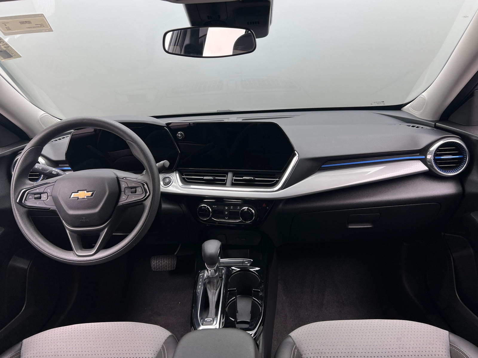 Thumbnail: 2025 Chevrolet Trax - 3