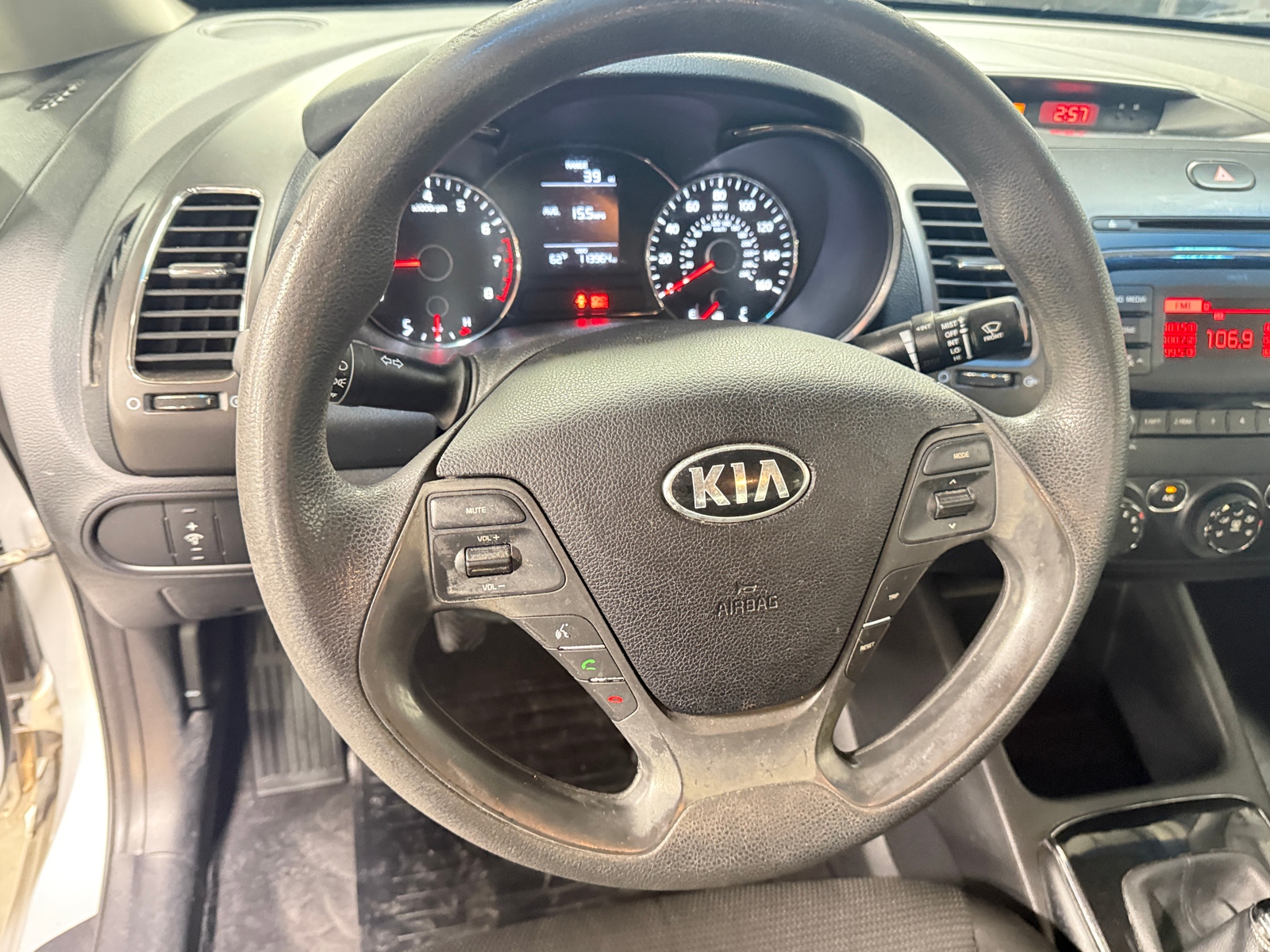 Thumbnail: 2017 Kia Forte - 5