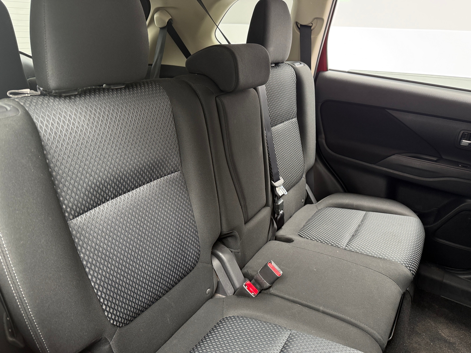 Thumbnail: 2016 Mitsubishi Outlander - 6