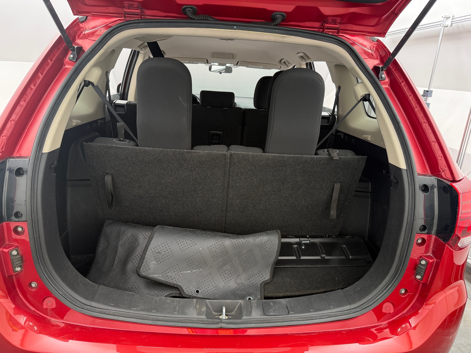 Thumbnail: 2016 Mitsubishi Outlander - 7
