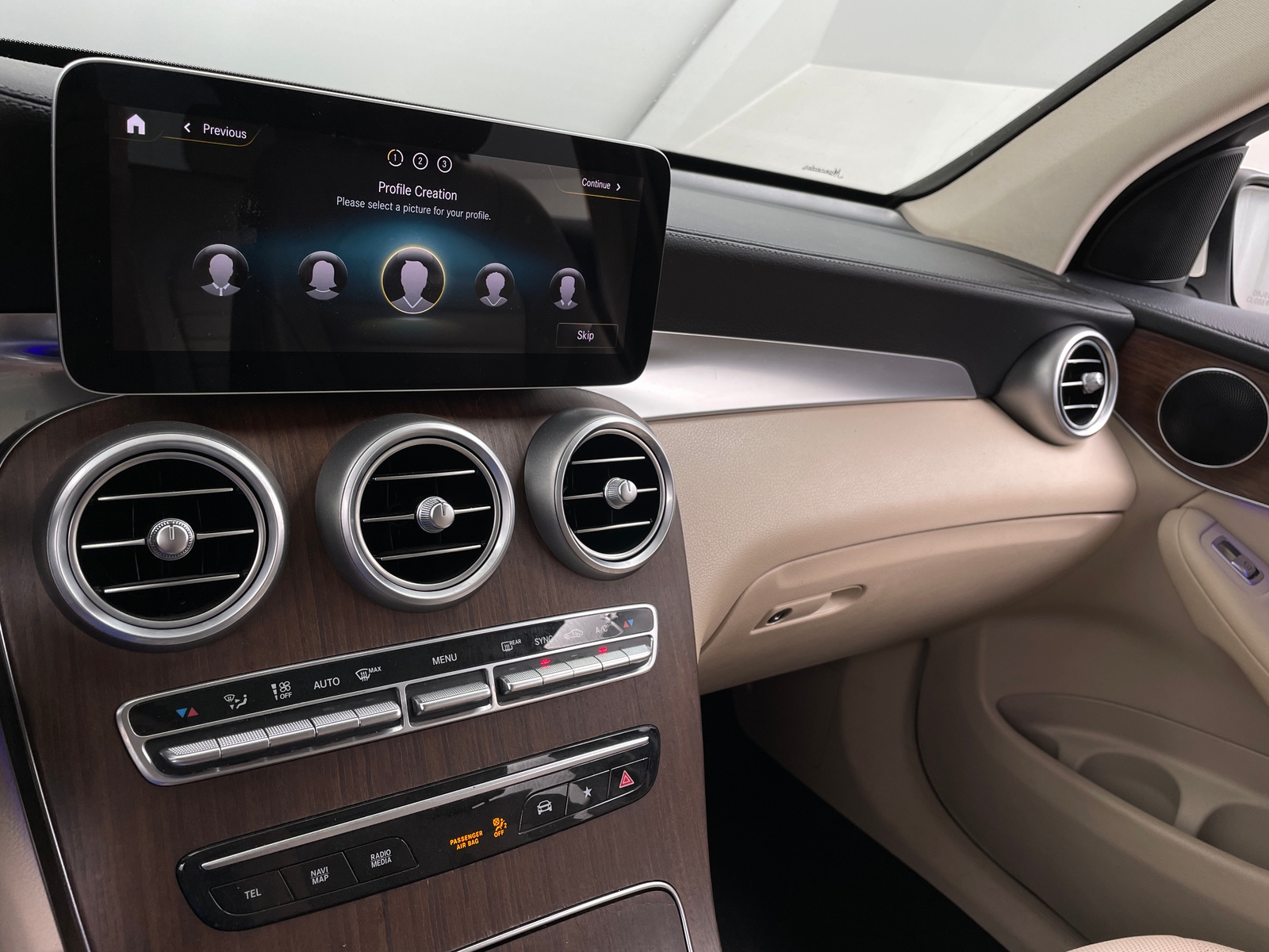 Thumbnail: 2020 Mercedes-Benz GLC - 3