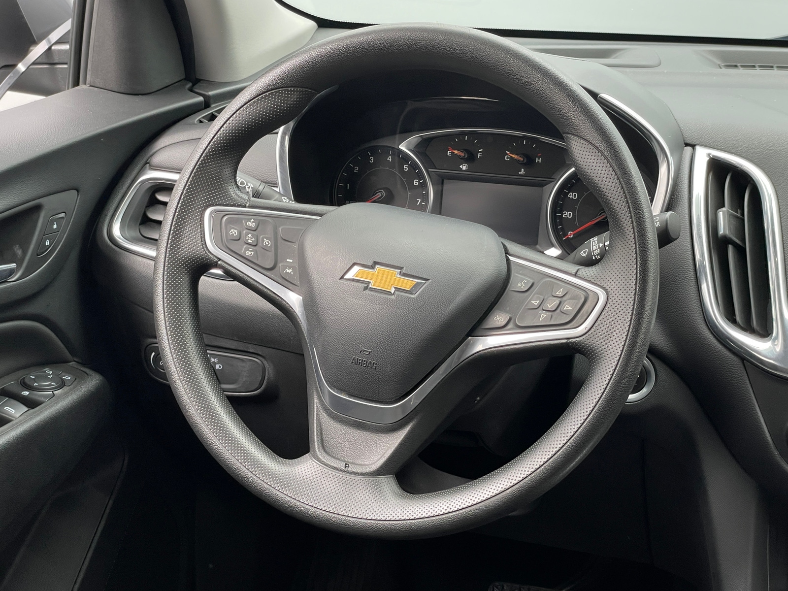 Thumbnail: 2023 Chevrolet Equinox - 5