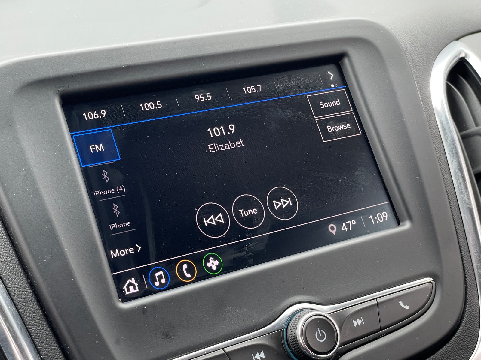 Thumbnail: 2023 Chevrolet Equinox - 4