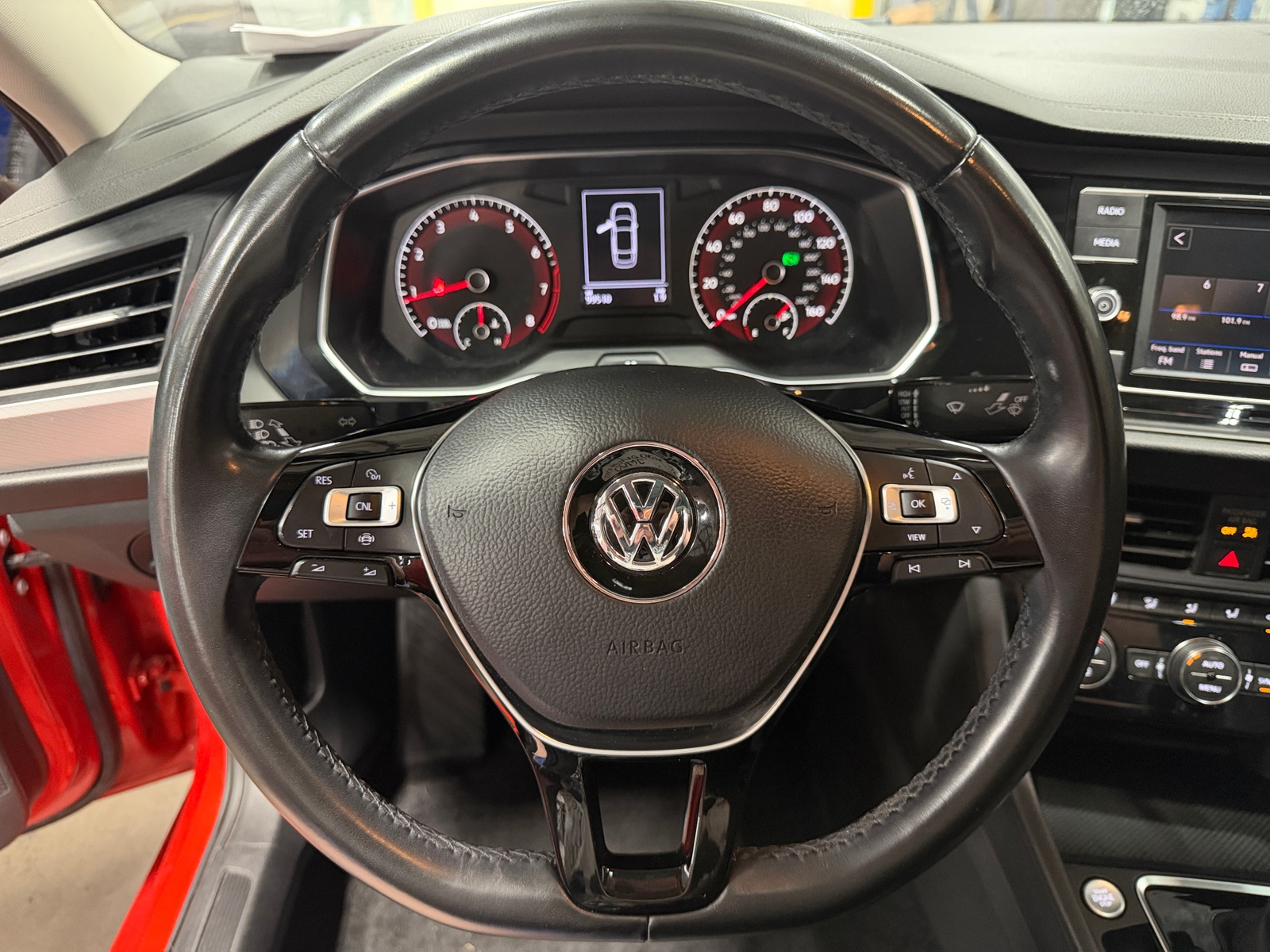 Thumbnail: 2019 Volkswagen Jetta - 4