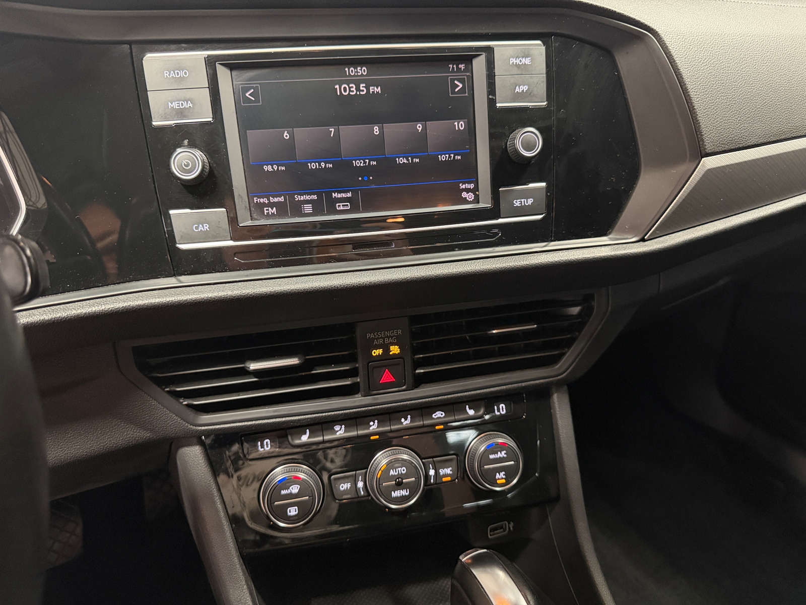 Thumbnail: 2019 Volkswagen Jetta - 3