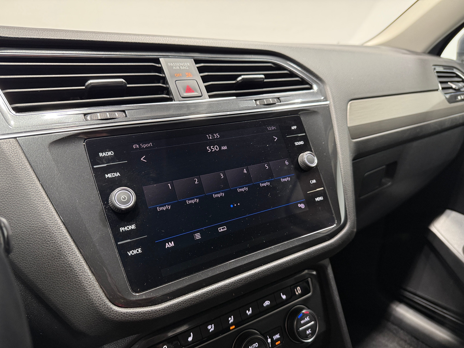 Thumbnail: 2019 Volkswagen Tiguan - 3