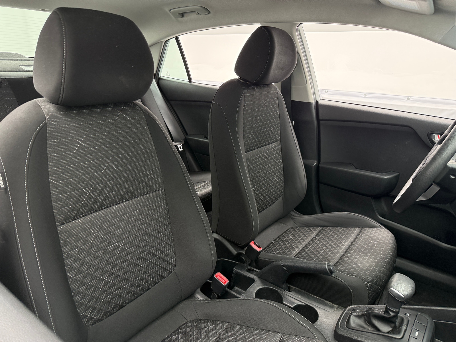 Thumbnail: 2018 Kia Rio - 2