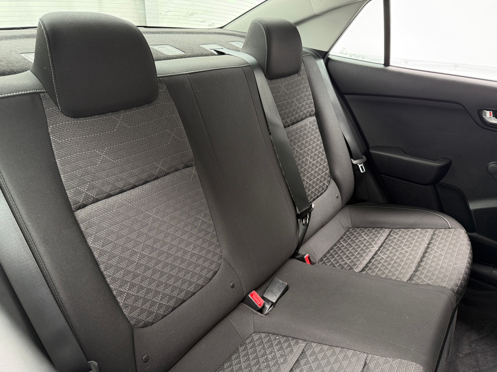 Thumbnail: 2018 Kia Rio - 6