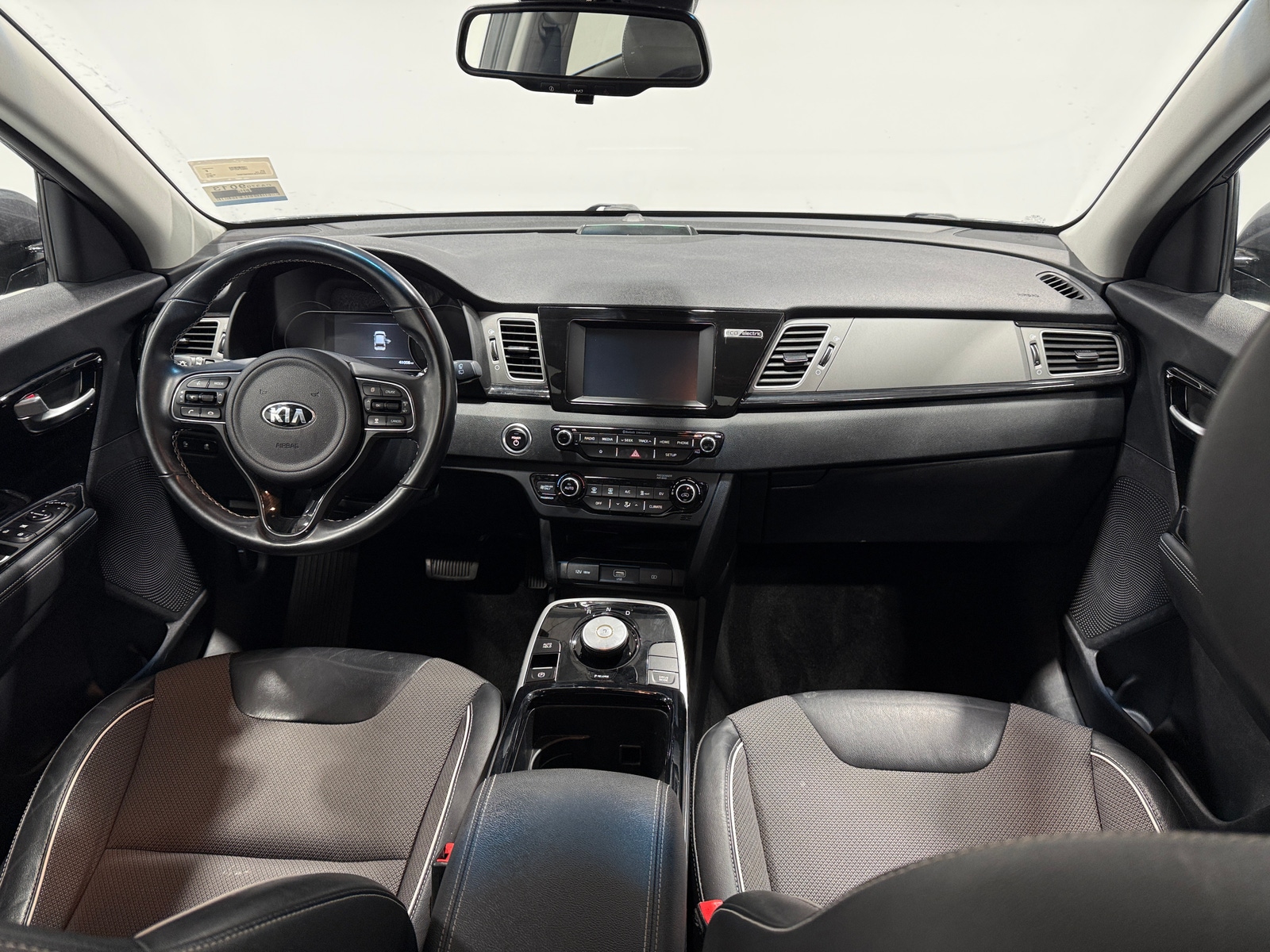 Thumbnail: 2019 Kia Niro - 3