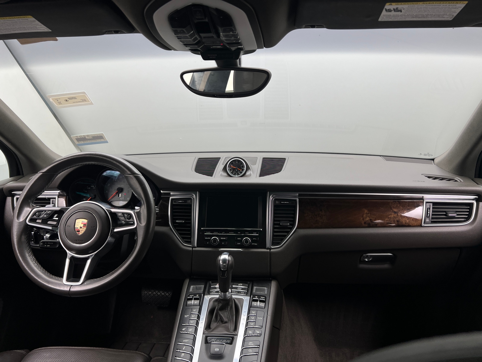 Thumbnail: 2016 Porsche Macan - 2