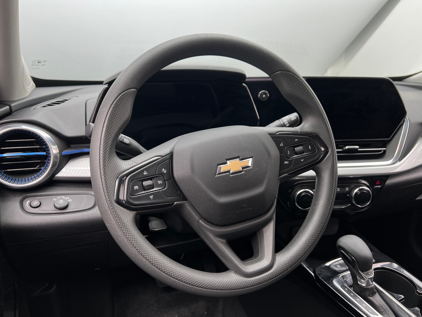 Thumbnail: 2025 Chevrolet Trax - 5