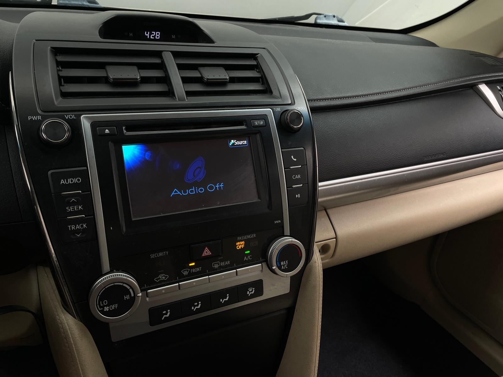 Thumbnail: 2013 Toyota Camry - 4