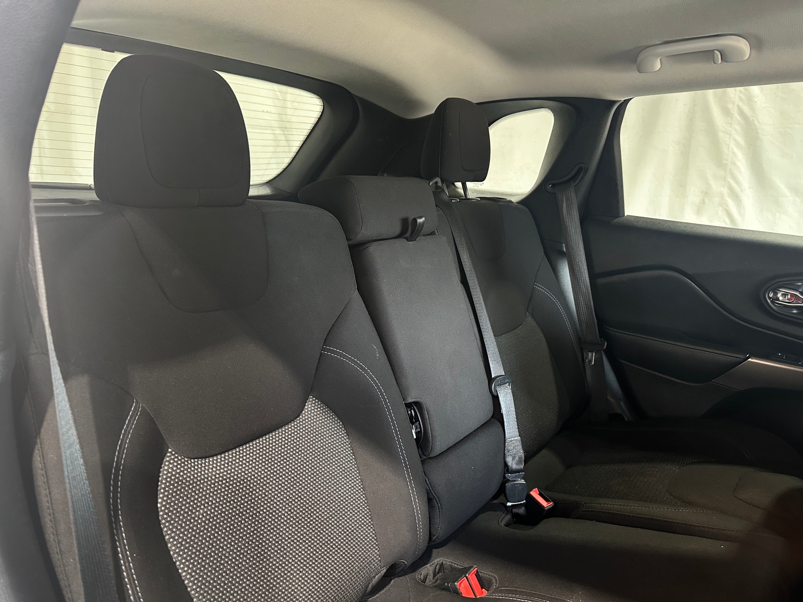 Thumbnail: 2021 Jeep Cherokee - 6