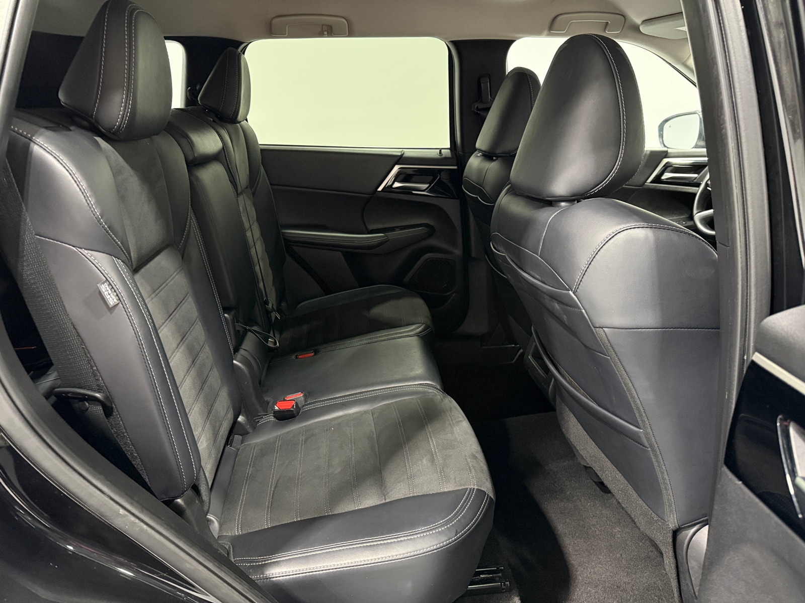 Thumbnail: 2024 Mitsubishi Outlander - 5