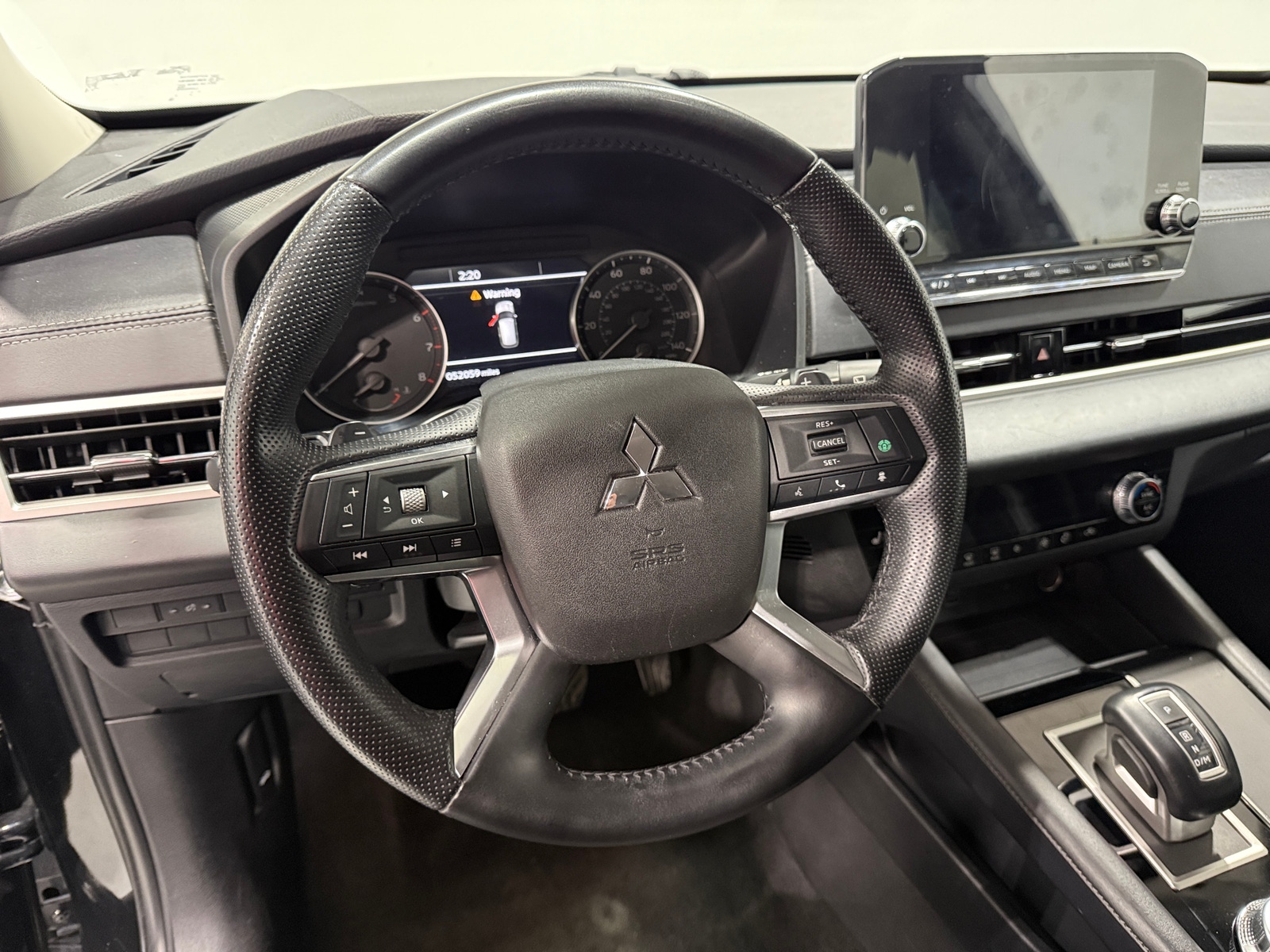 Thumbnail: 2024 Mitsubishi Outlander - 4