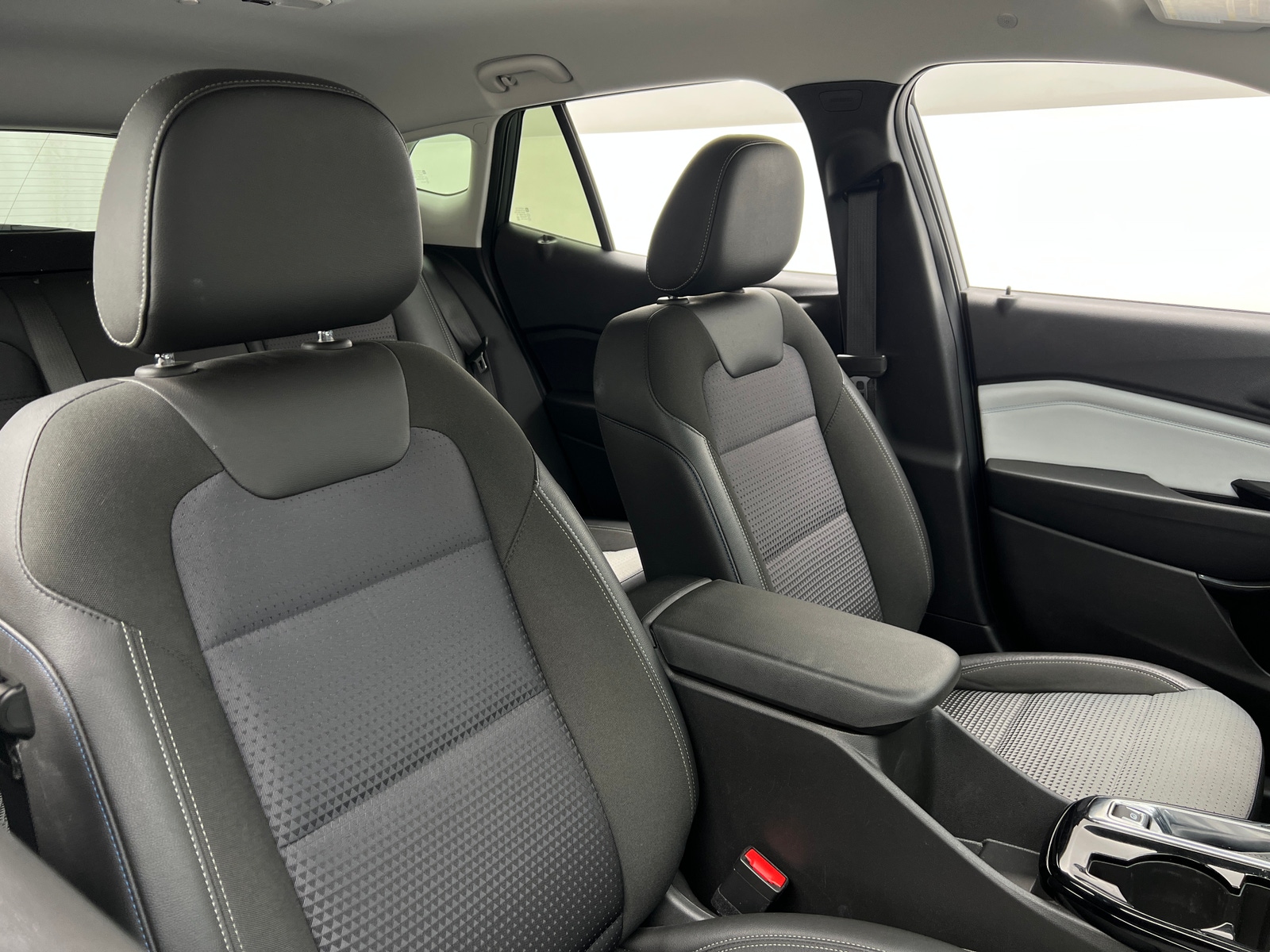 Thumbnail: 2025 Chevrolet Trax - 2