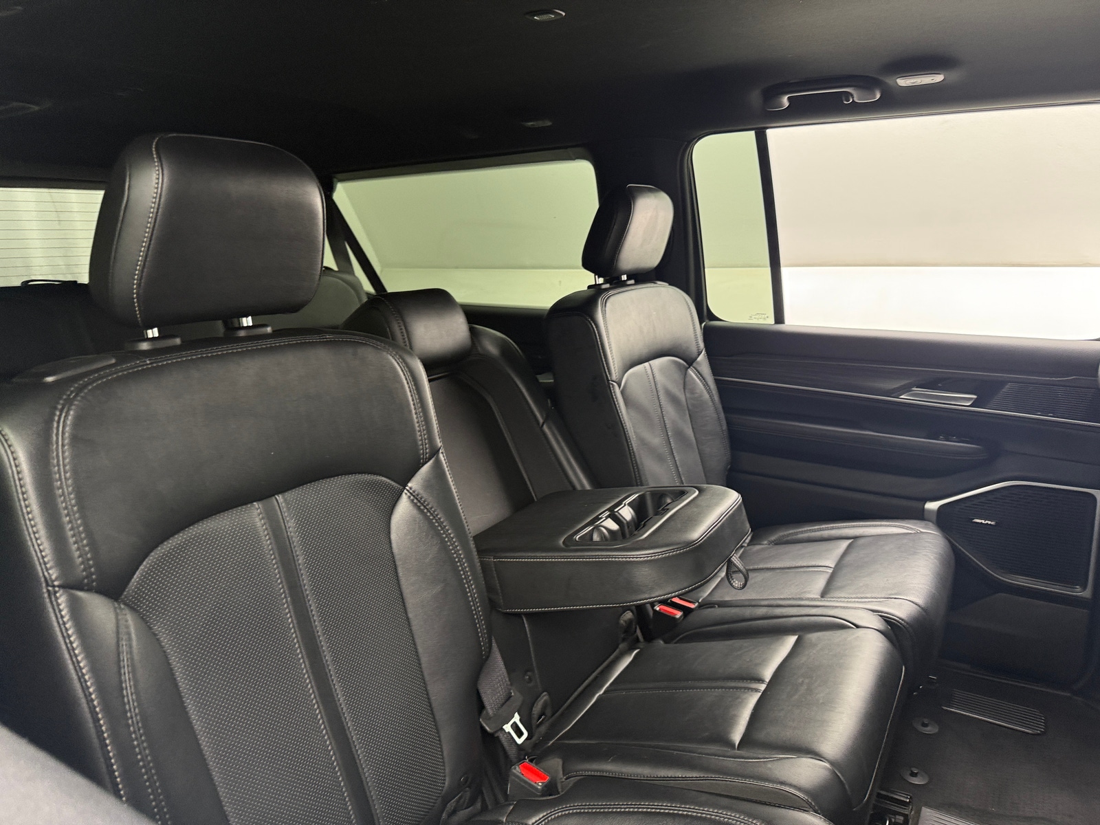 Thumbnail: 2024 Jeep Wagoneer - 5