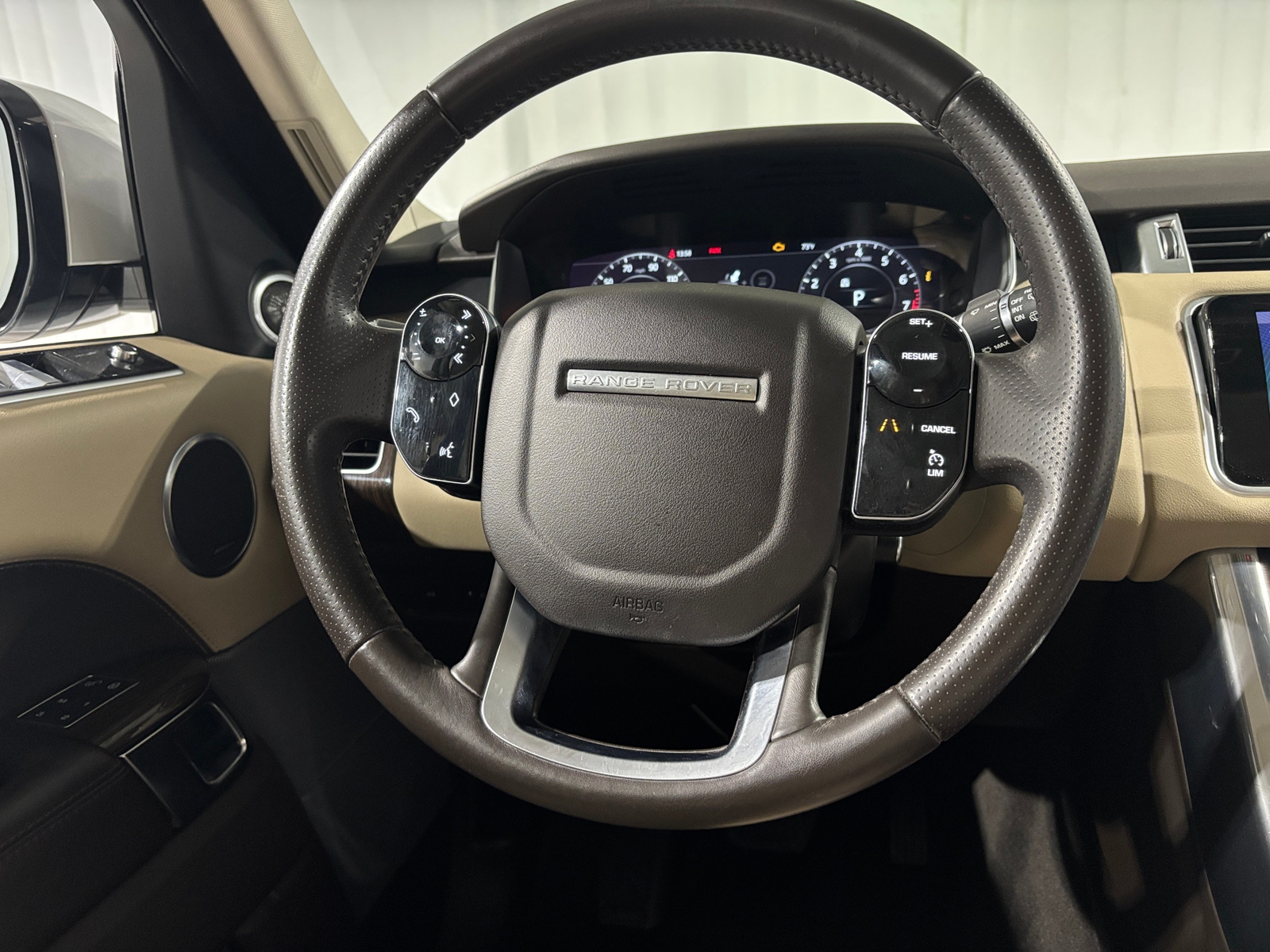 Thumbnail: 2019 Land Rover Range Rover Sport - 4