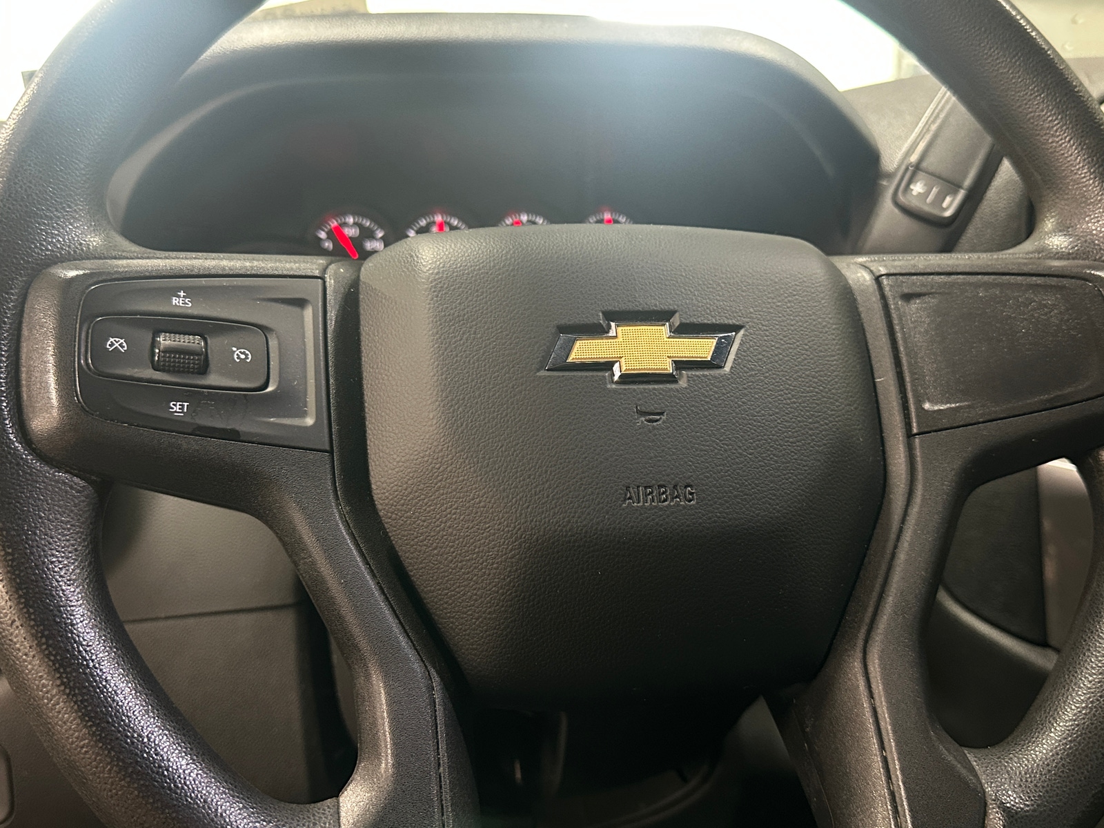 Thumbnail: 2019 Chevrolet Silverado 1500 - 5