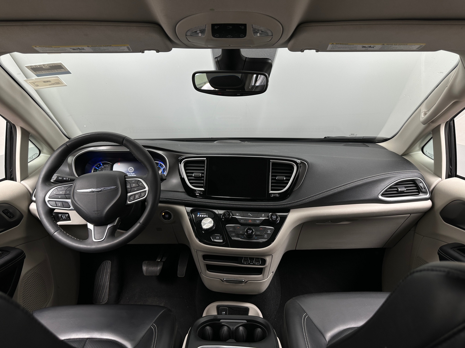 Thumbnail: 2024 Chrysler Pacifica - 3